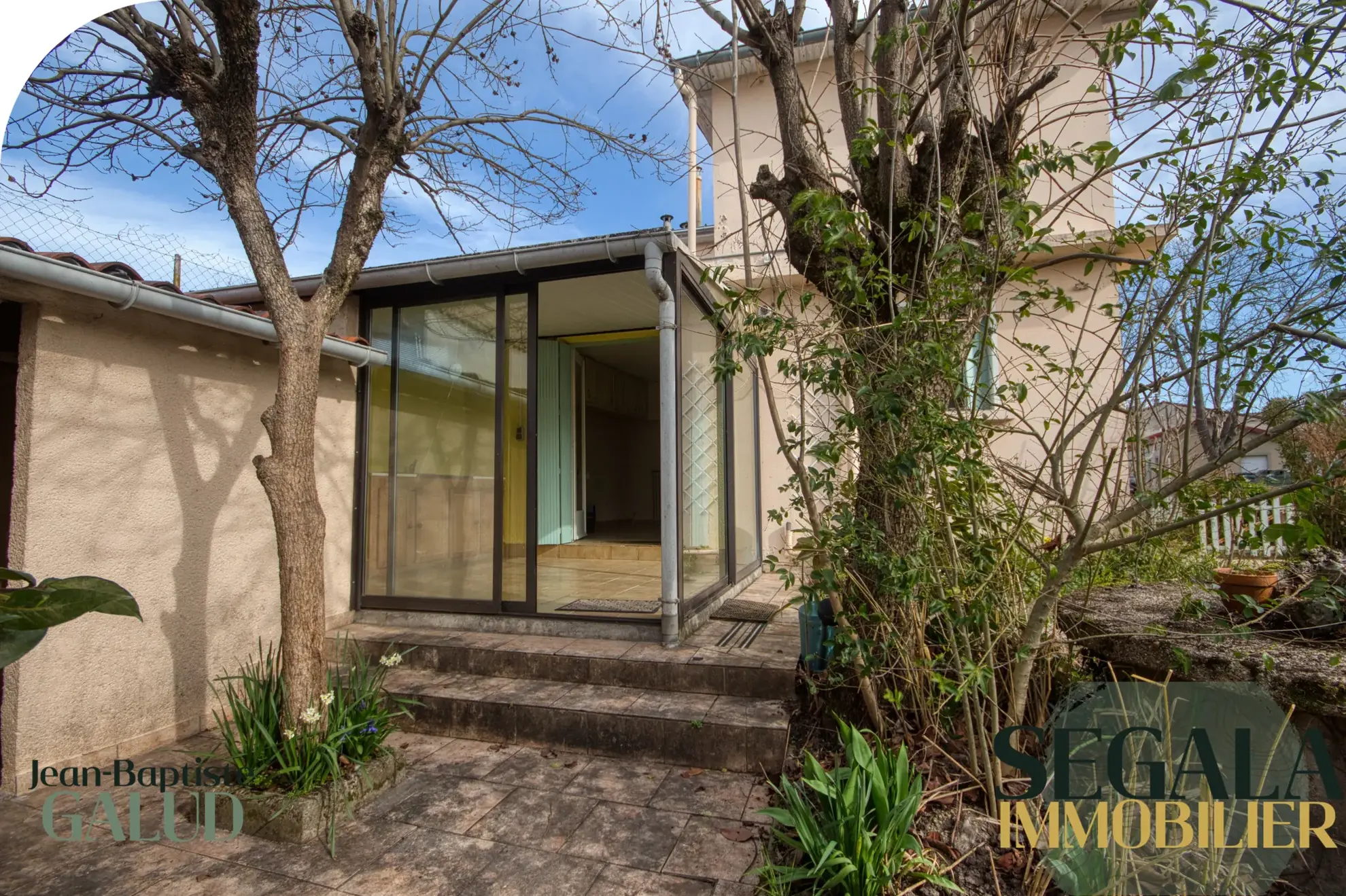 Maison à vendre de 83 m² à Carmaux, quartier Sainte Cécile avec garage et jardin 