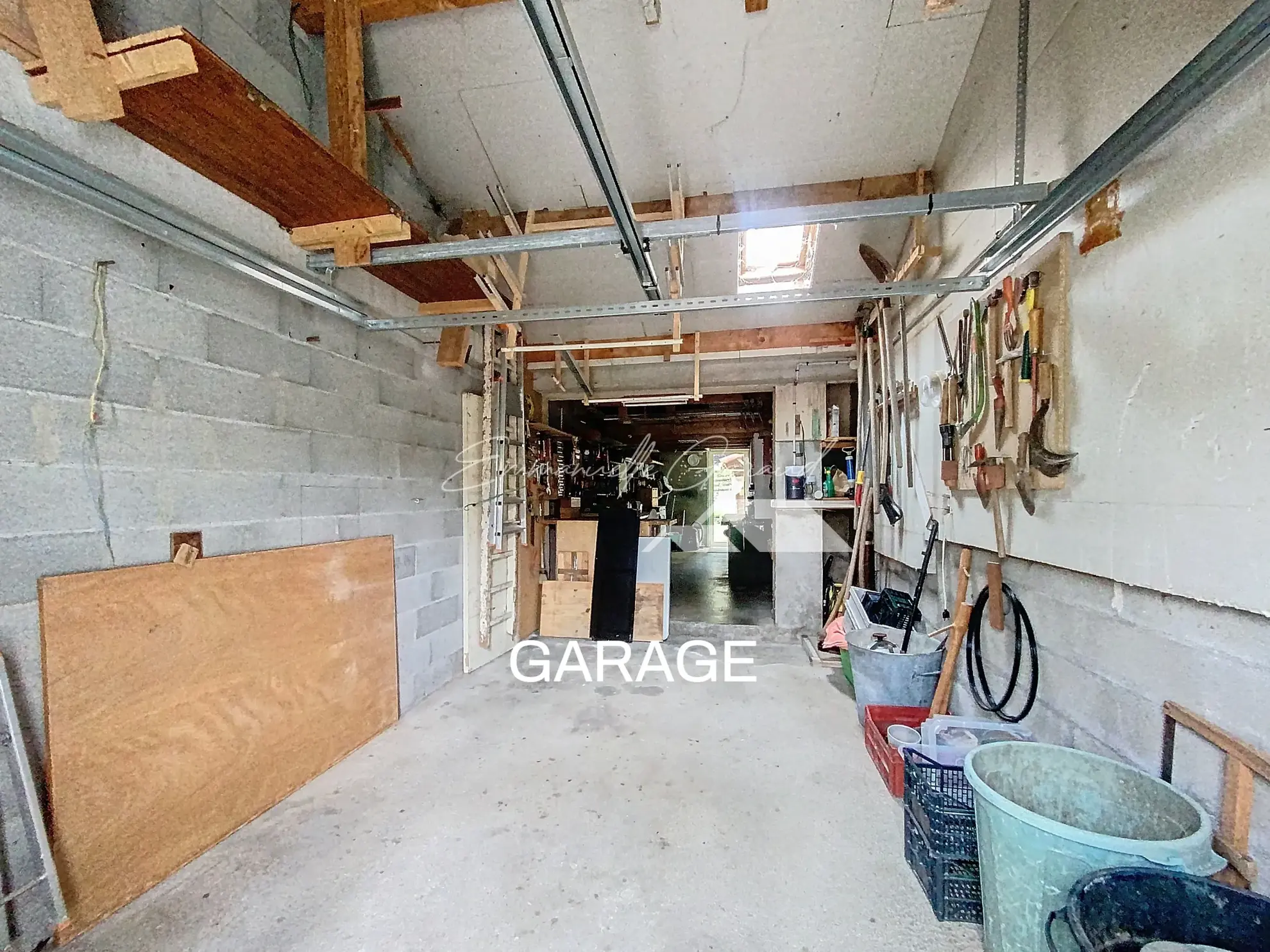 Maison 4 chambres à Millau avec garage, terrasses et vue dégagée 