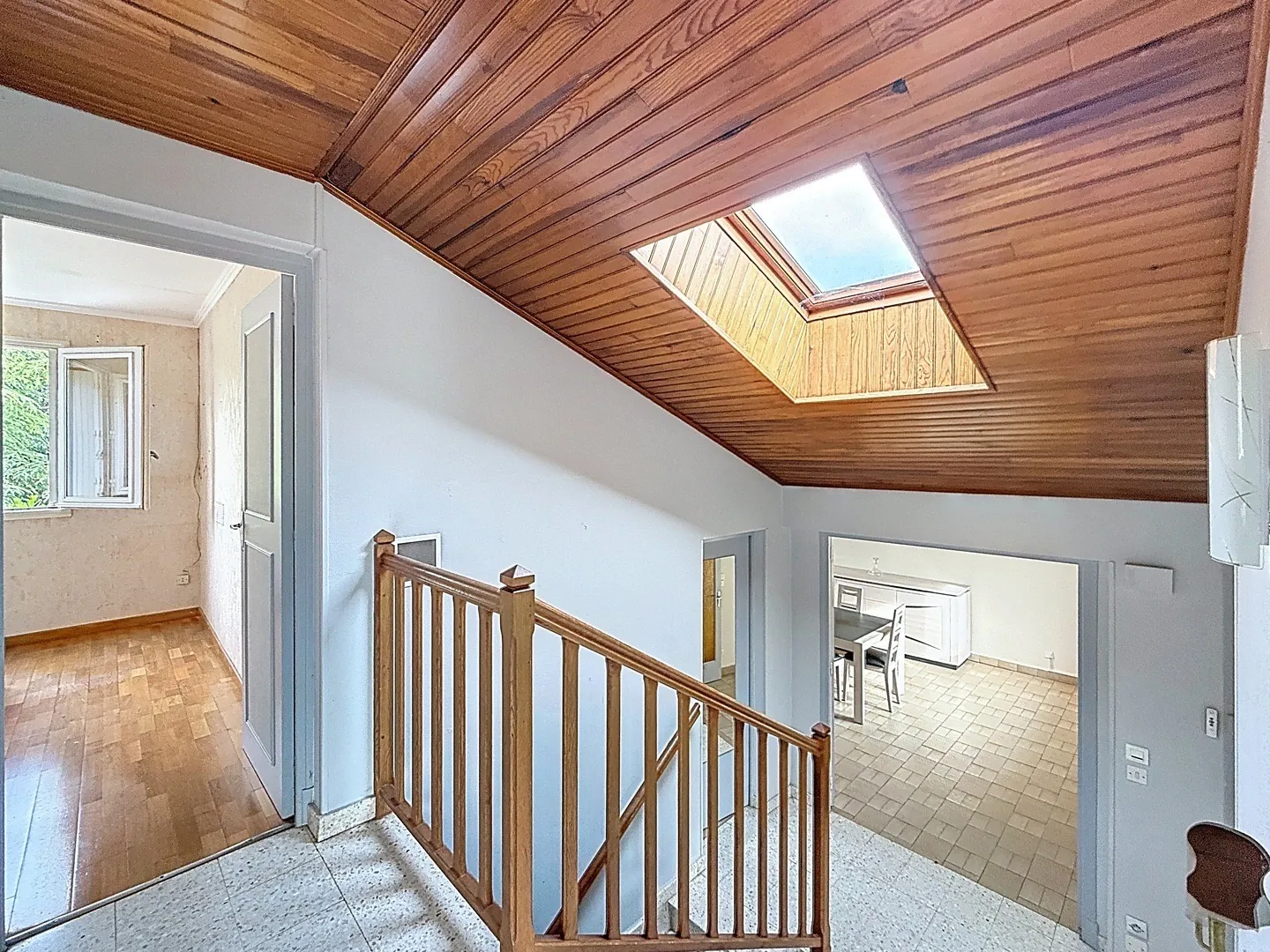 Maison 4 chambres à Millau avec garage, terrasses et vue dégagée 