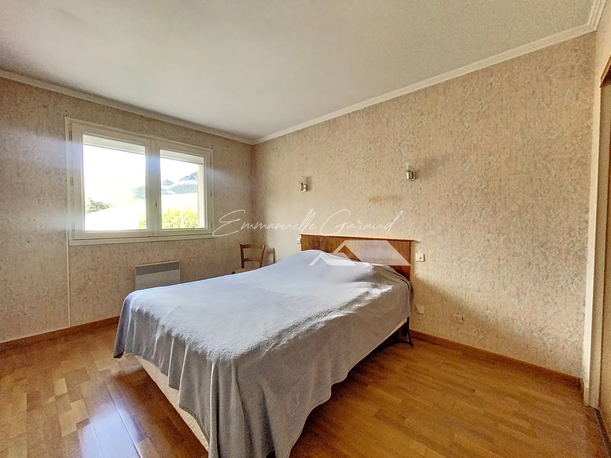 Maison 4 chambres à Millau avec garage, terrasses et vue dégagée 