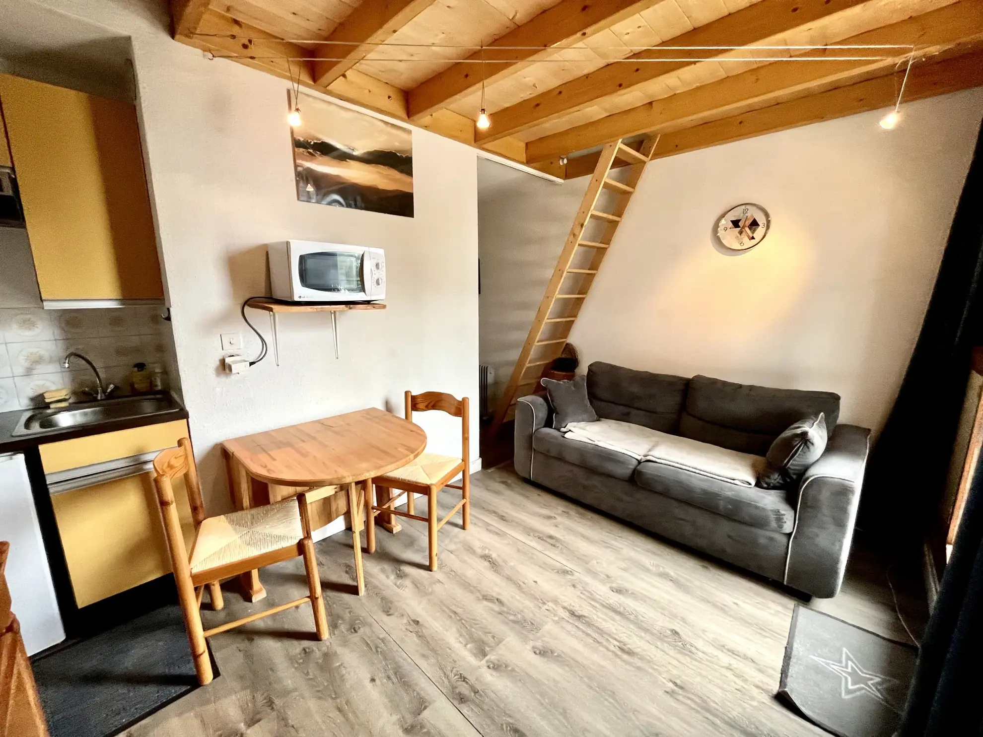 Studio avec mezzanine à vendre à Font-Romeu, proche du centre-ville, avec parking et terrasse