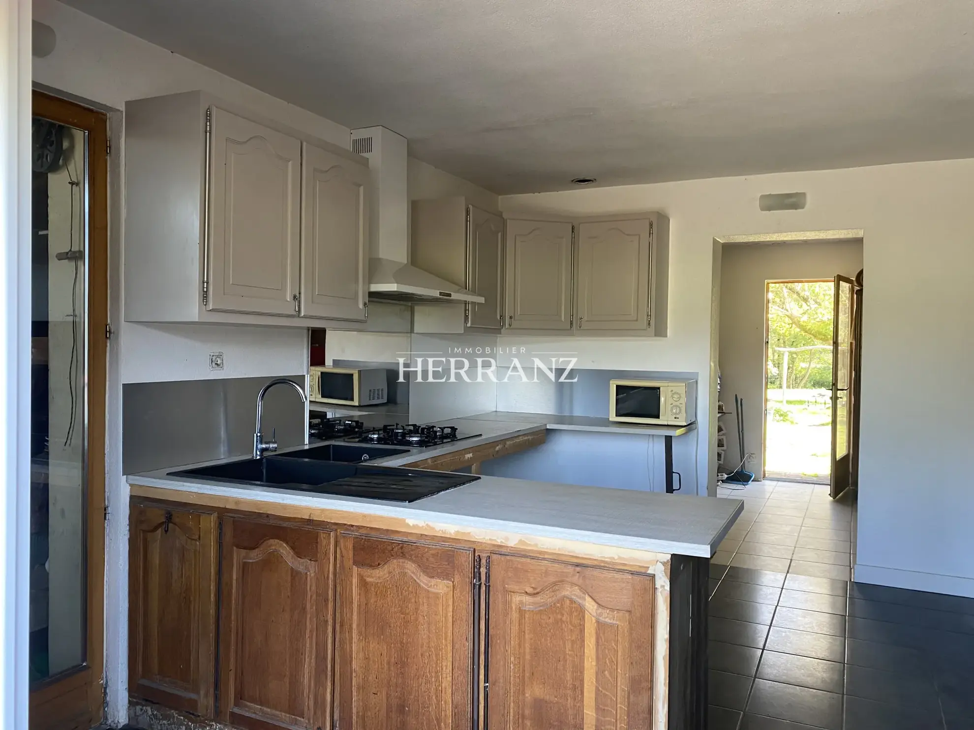 Maison de campagne avec grand terrain à proximité de Saint-Émilion et Libourne 