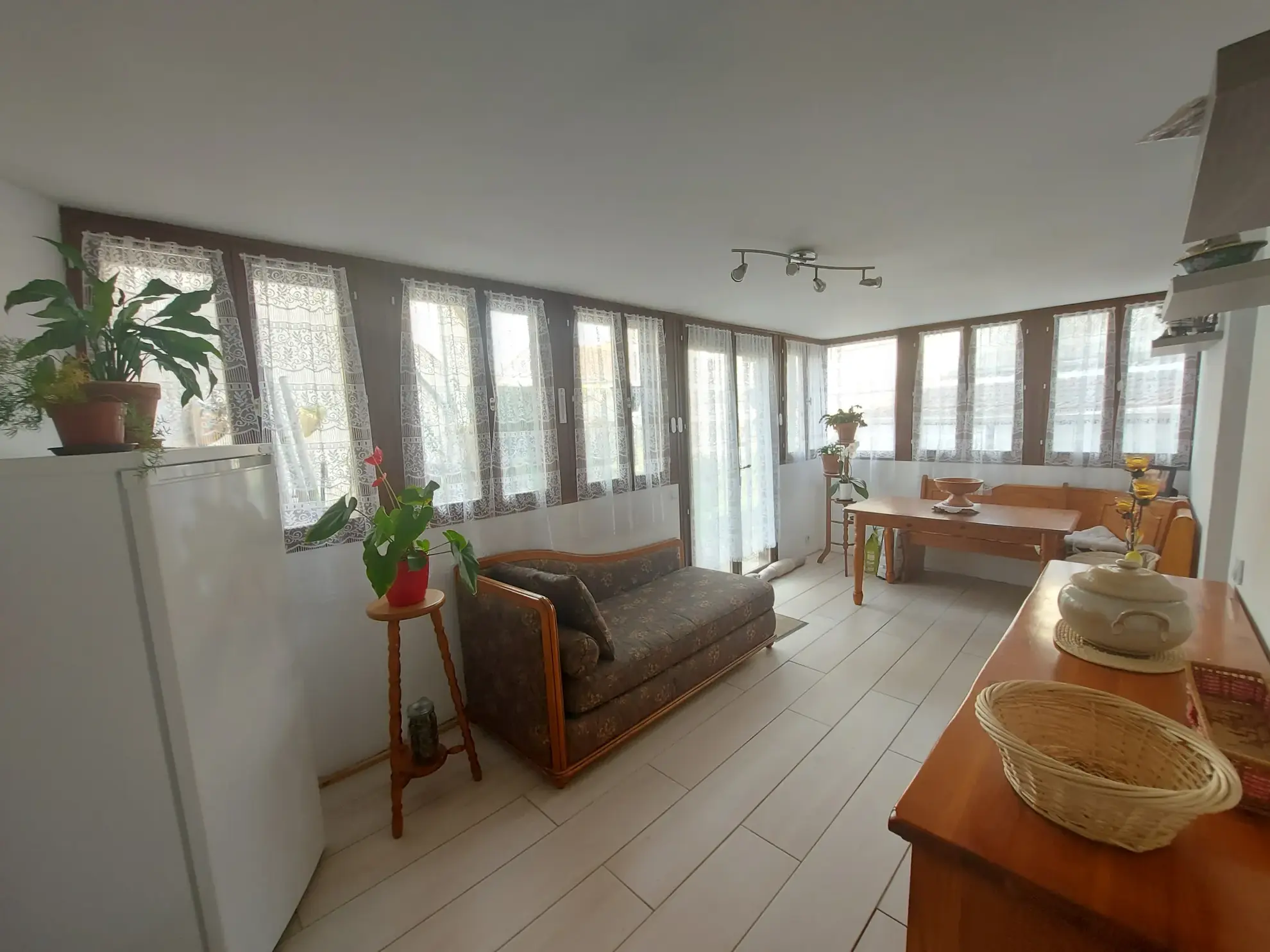 A vendre maison de village à Guernes - 122 m² avec jardin et garage 