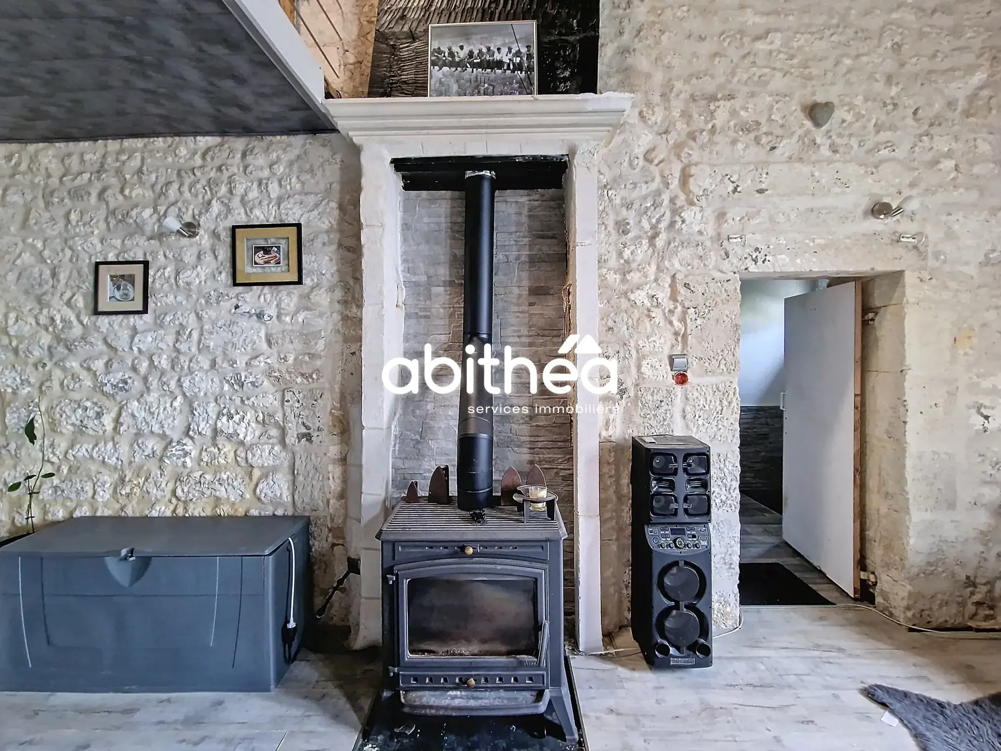 Maison 3 chambres à vendre à Les Gonds, secteur calme et proche commodités