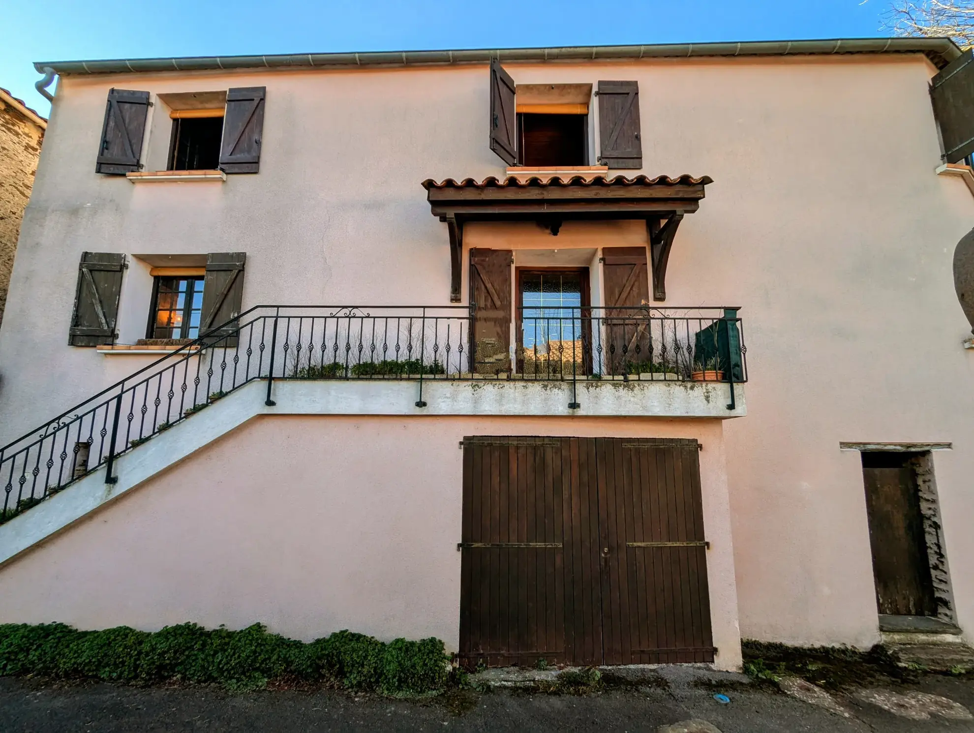 Belle maison de village avec terrain à Villecelle, proche Lamalou-les-Bains 