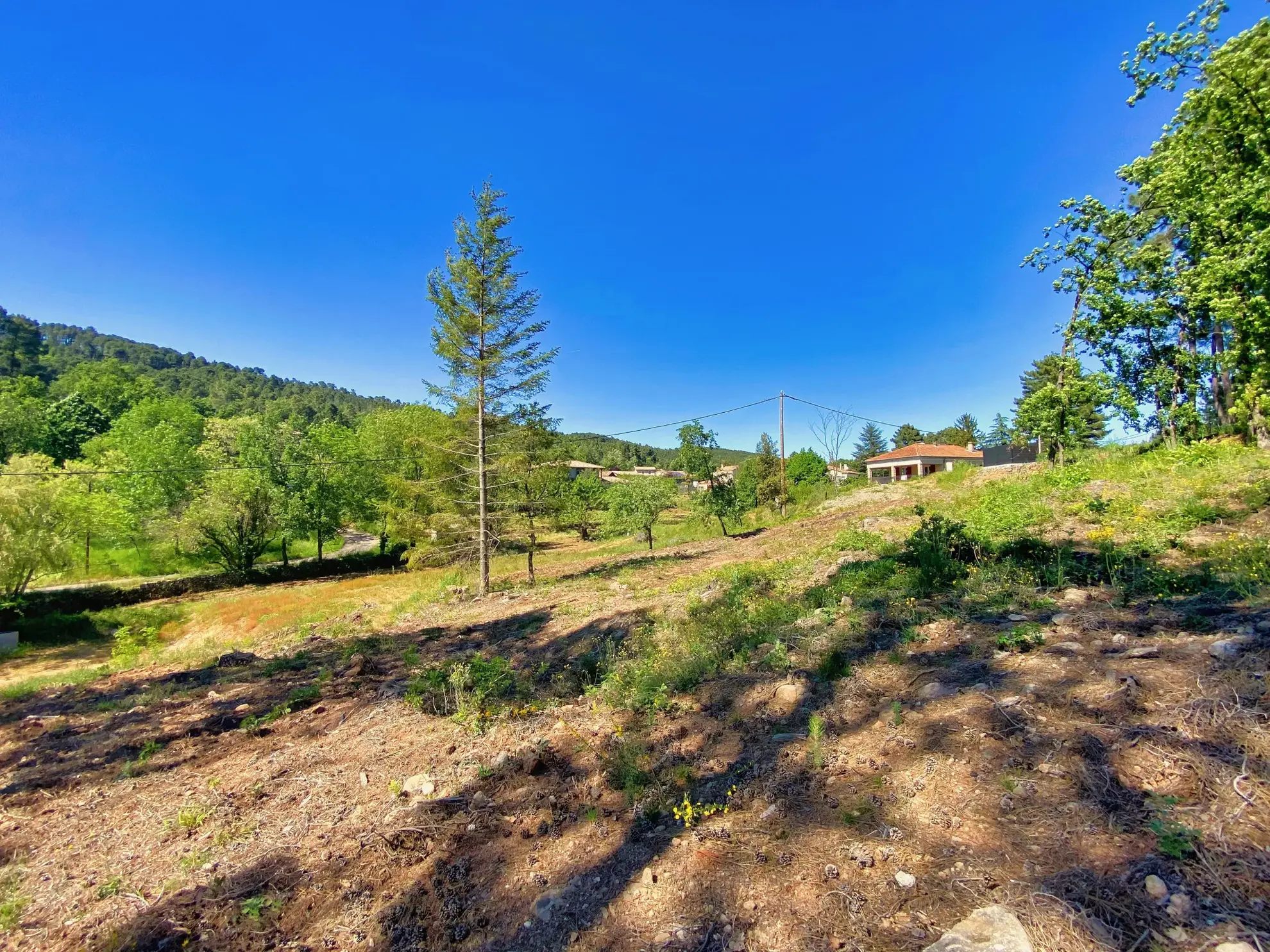 Terrain constructible de 1324 m² à Mercuer proche d'Aubenas 