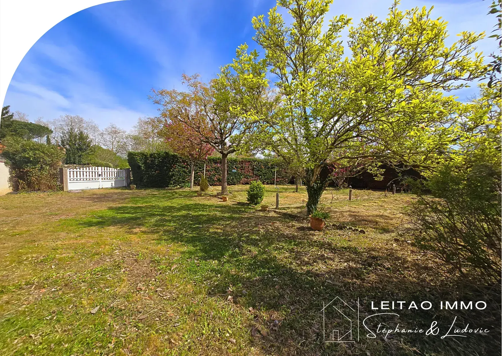 Maison de village à vendre à Castres avec terrain et grand potentiel 