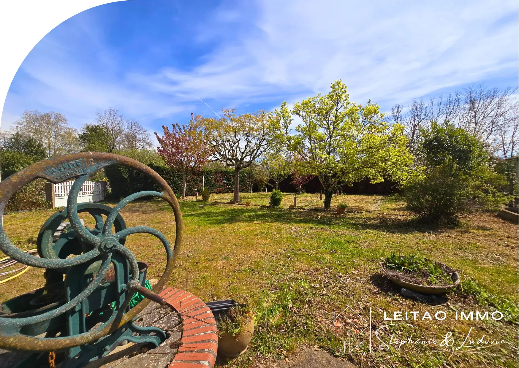 Maison de village à vendre à Castres avec terrain et grand potentiel 
