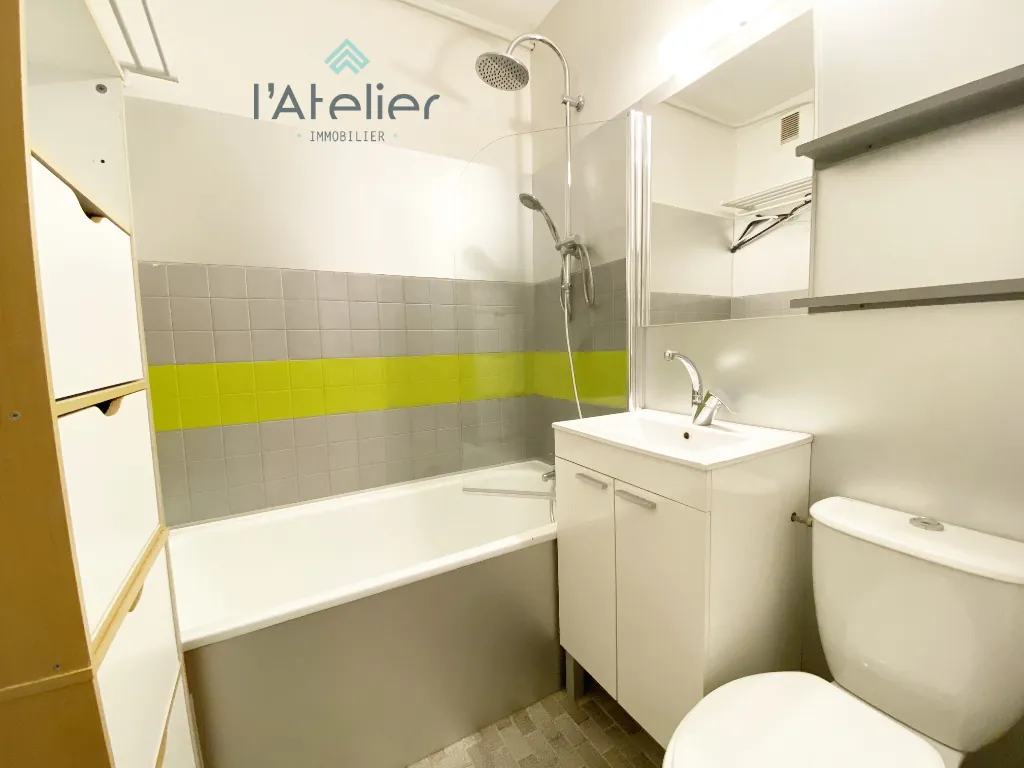 Studio à Saint Lary Soulan avec vue sur la vallée d'Aure, idéal pour séjours montagnards et activités été/hiver 