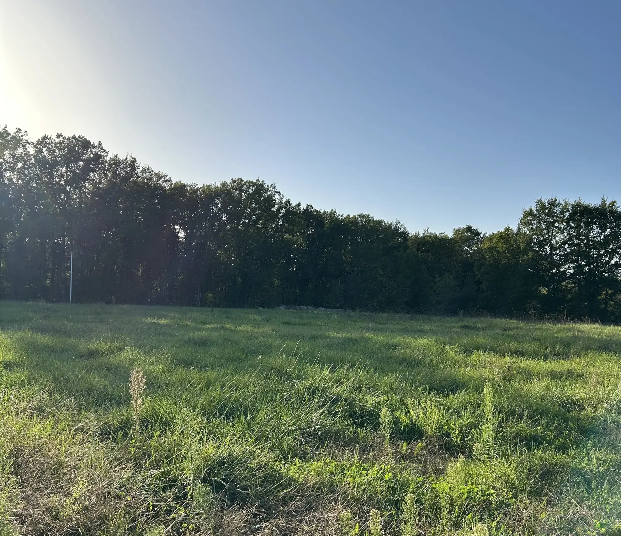 Terrain constructible à Genebrieres de 1100 m² en campagne