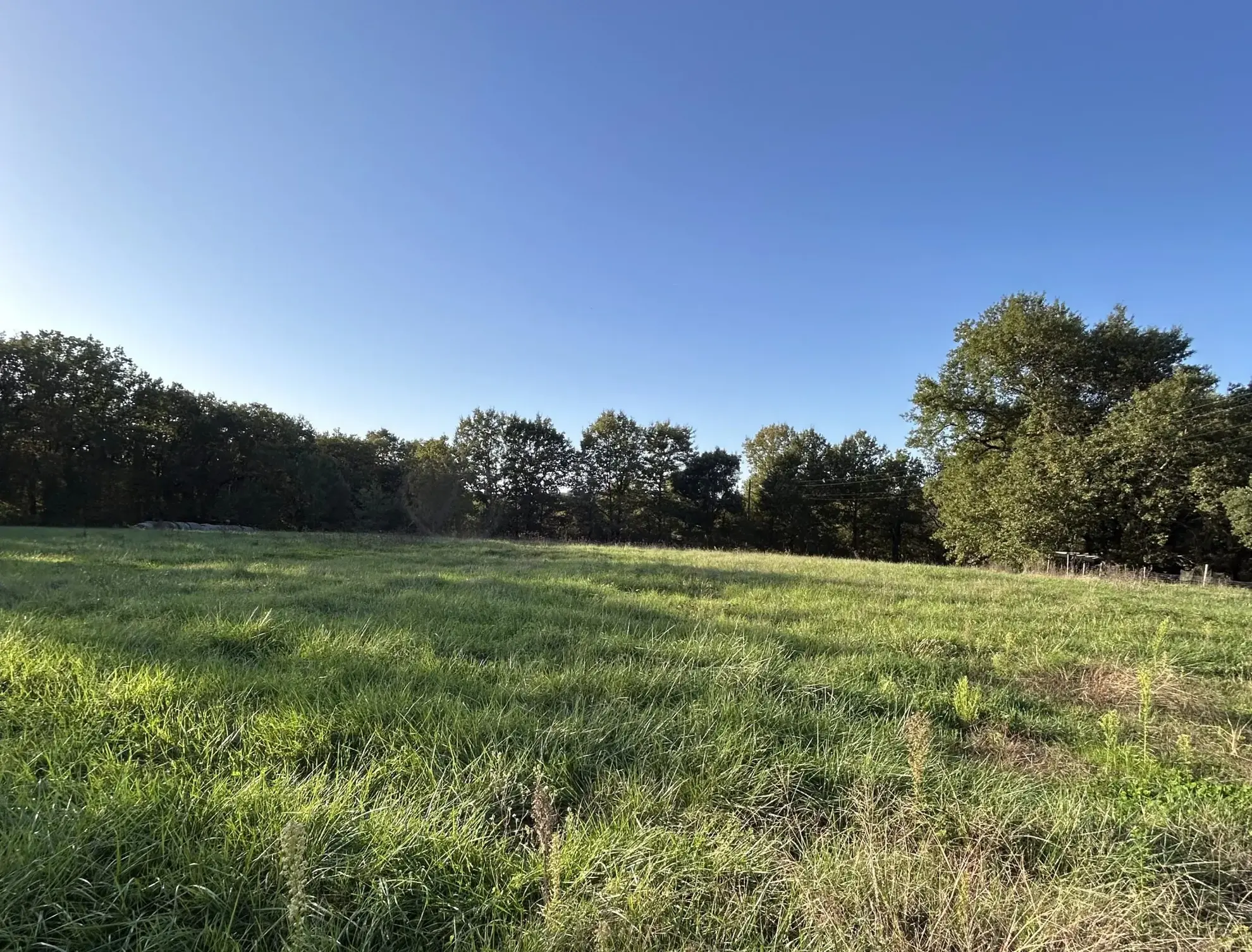 Terrain constructible à Genebrieres de 1100 m² en campagne 