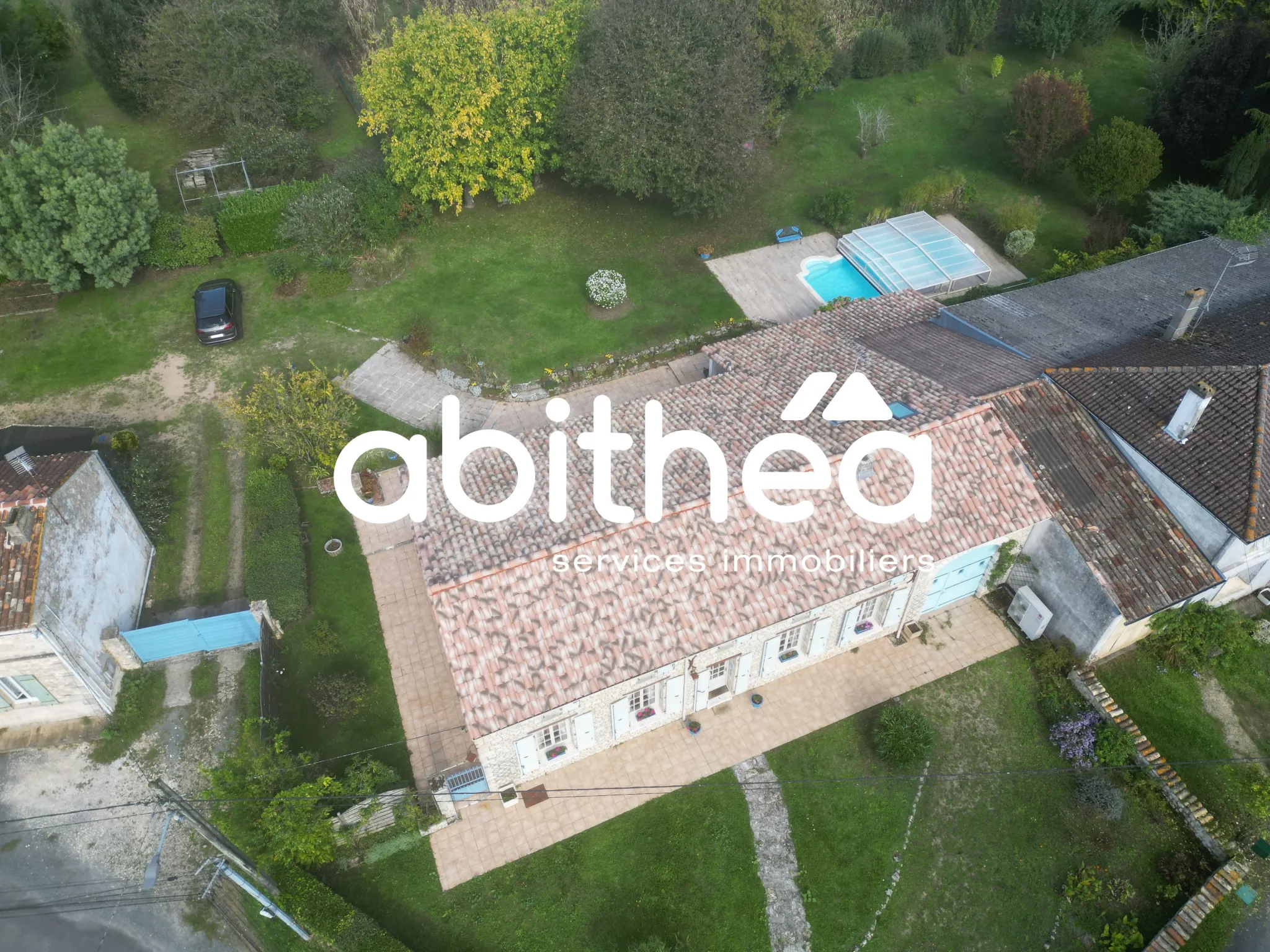 Maison charentaise avec piscine, 4 chambres, garage à Bois - Saint Genis de Saintonge