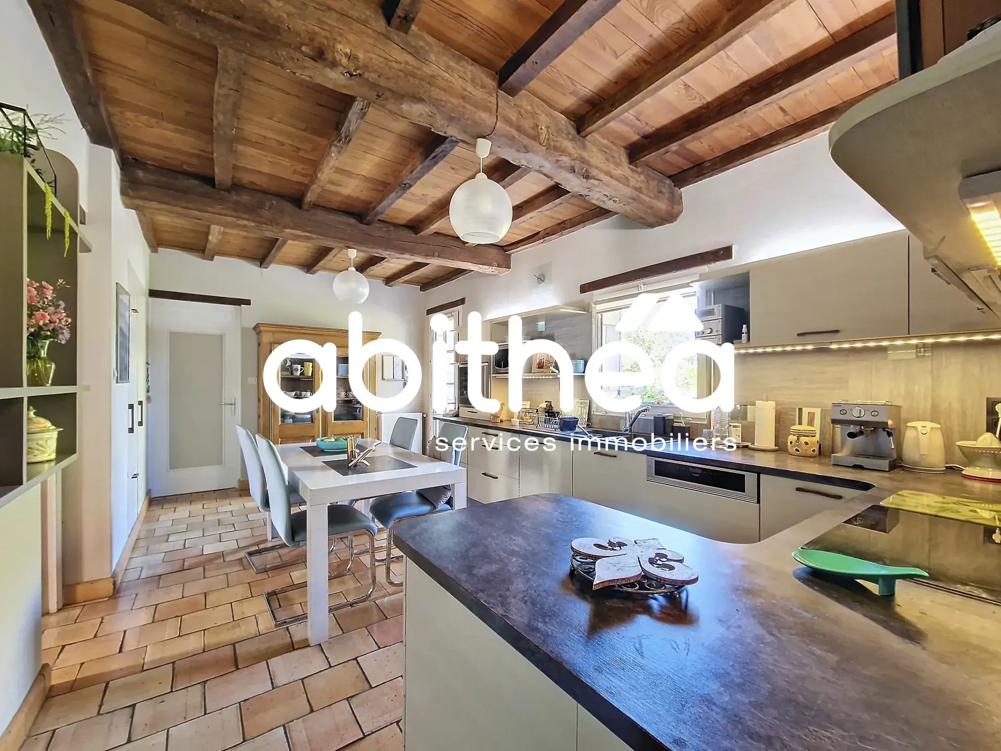 Maison charentaise avec piscine, 4 chambres, garage à Bois - Saint Genis de Saintonge 