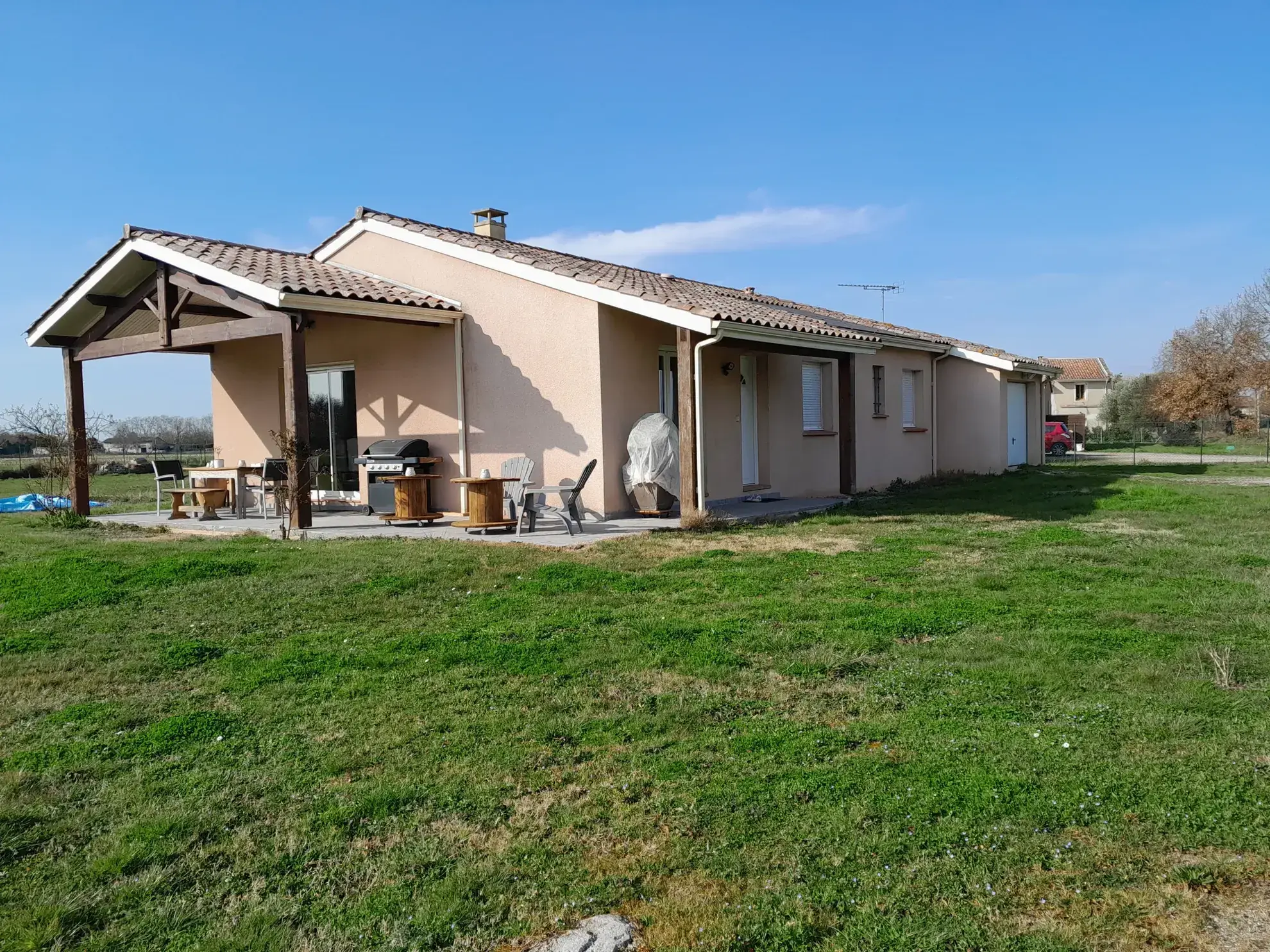Charmante maison de plain-pied avec jardin à Castelsarrasin 