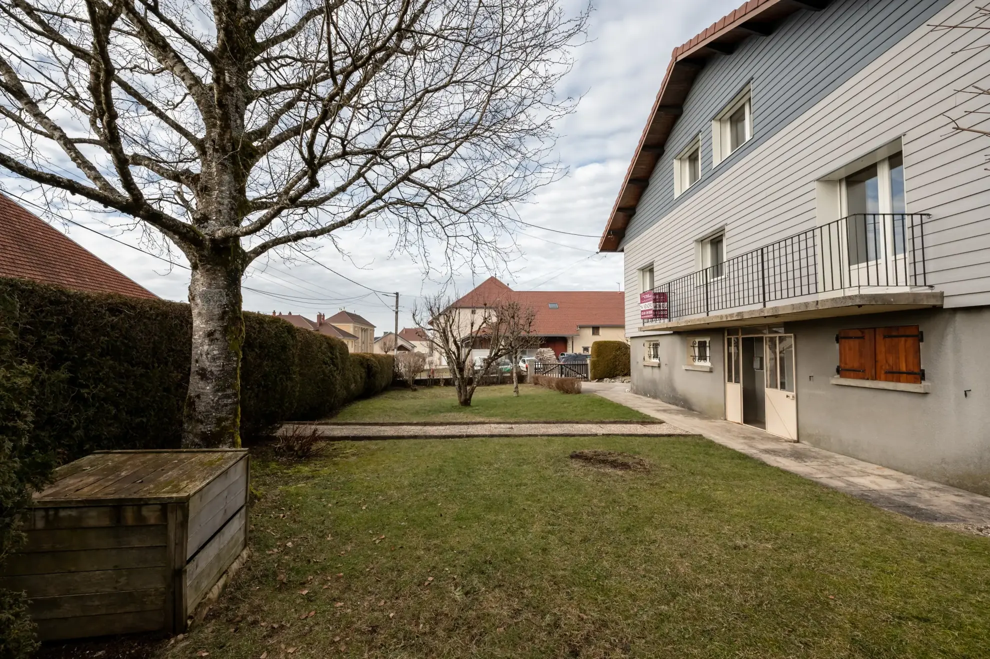 Maison individuelle avec 6 pièces à Courvieres, secteur calme, à rafraîchir 