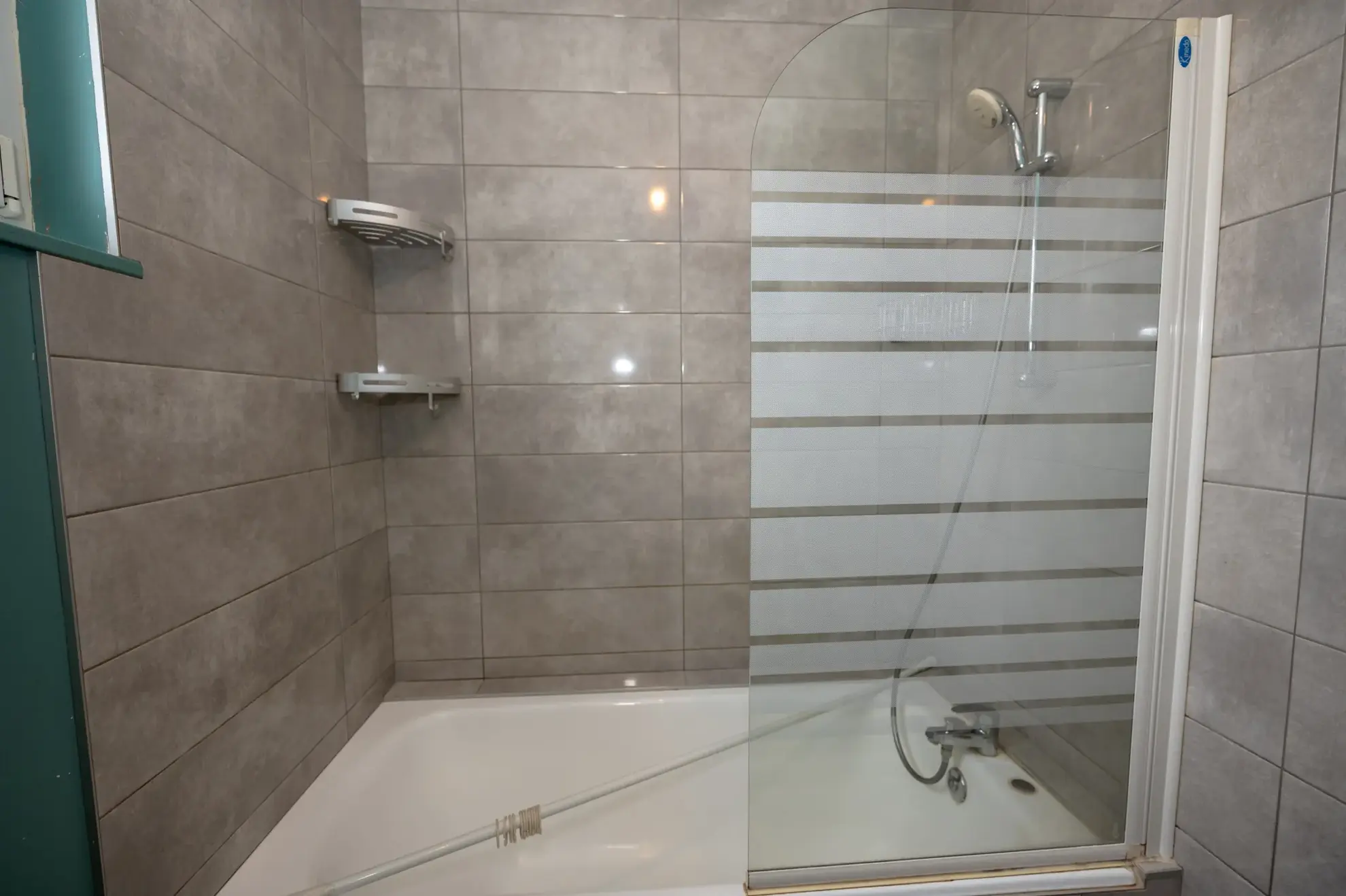 Maison individuelle avec 6 pièces à Courvieres, secteur calme, à rafraîchir 