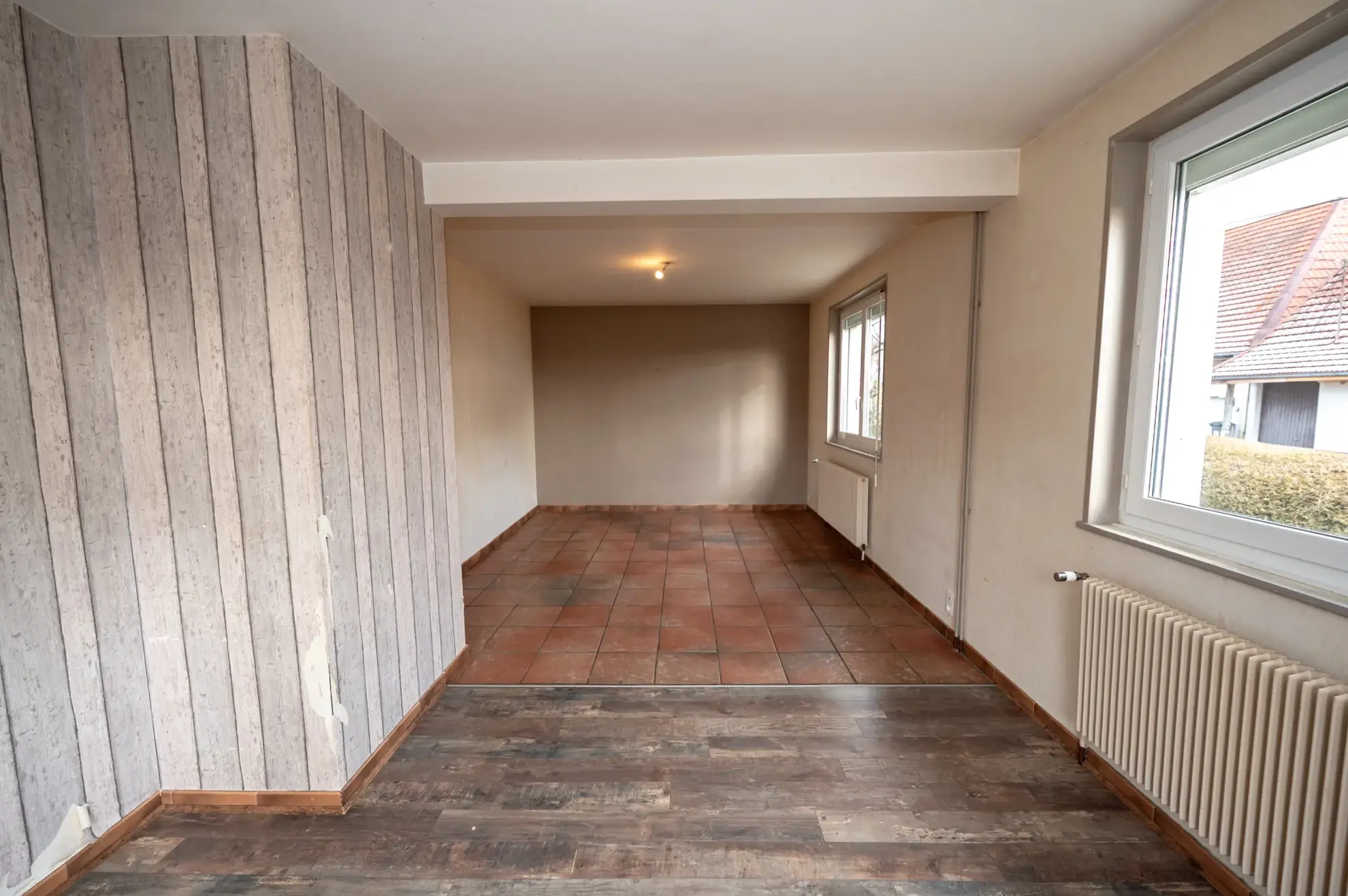 Maison individuelle avec 6 pièces à Courvieres, secteur calme, à rafraîchir 