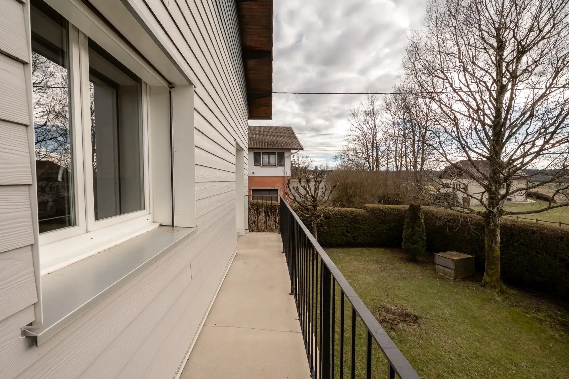 Maison individuelle avec 6 pièces à Courvieres, secteur calme, à rafraîchir 