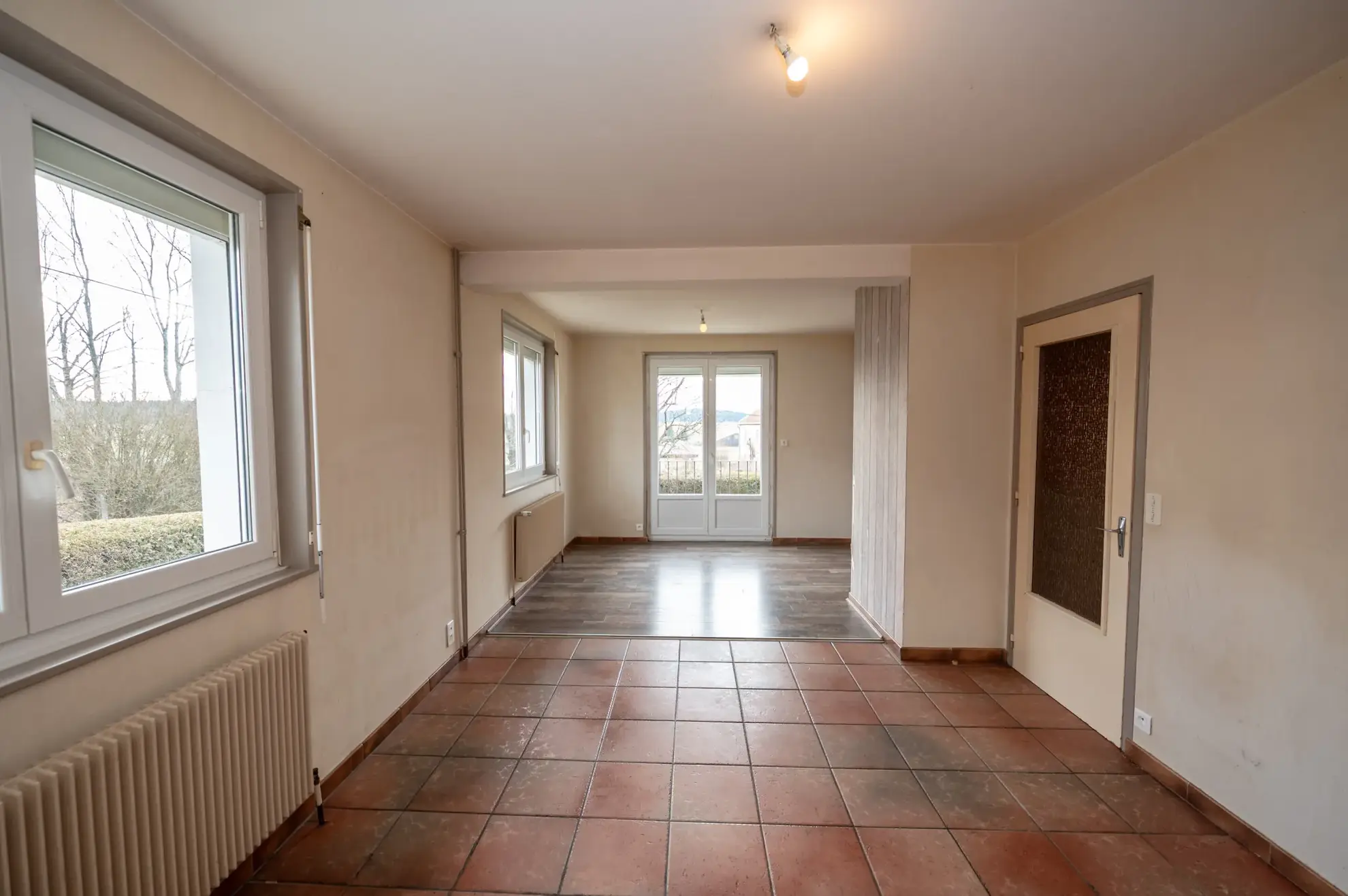 Maison individuelle avec 6 pièces à Courvieres, secteur calme, à rafraîchir 