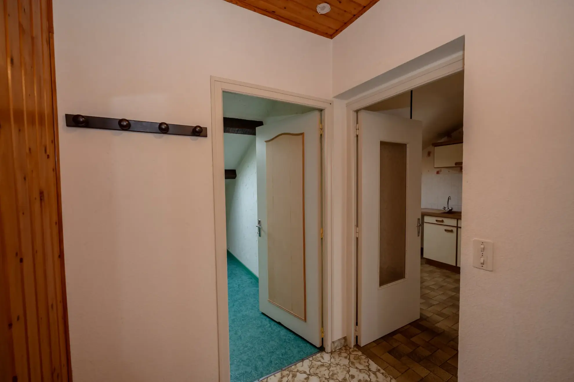 Maison individuelle avec 6 pièces à Courvieres, secteur calme, à rafraîchir 