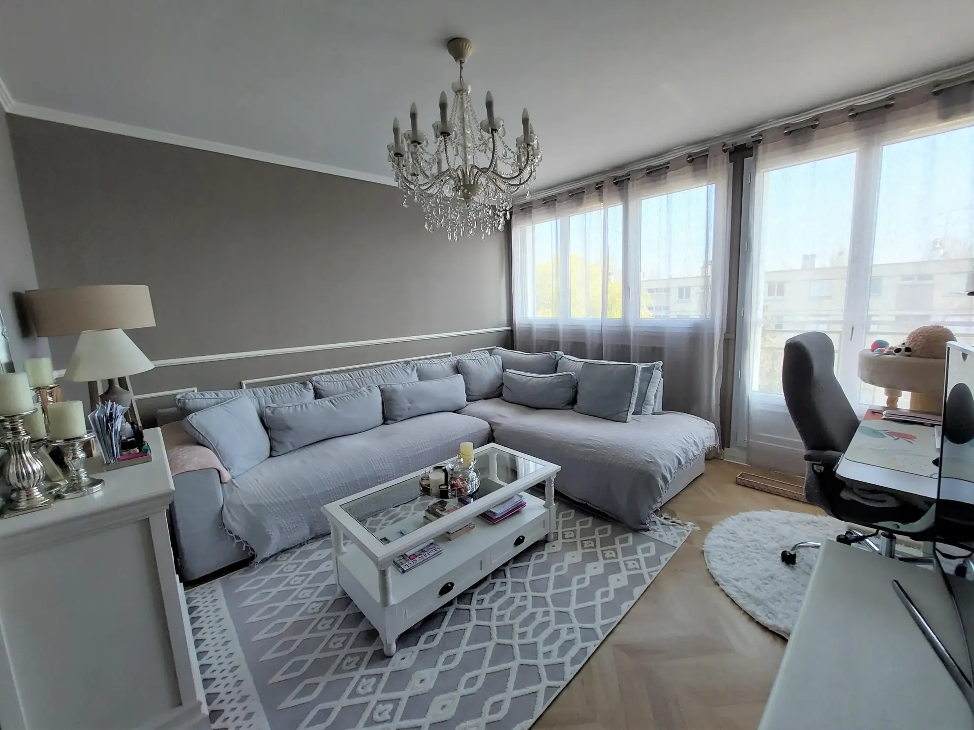 Appartement F2 avec balcon, cave et parking à Le Plessis-Trévise