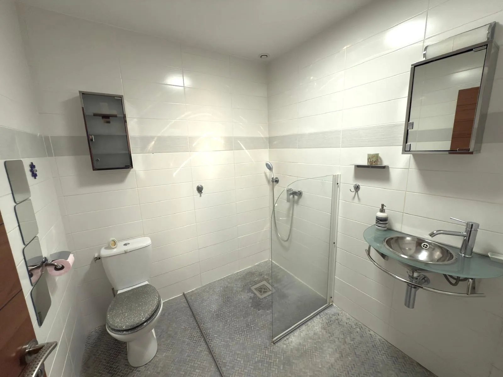 Villa 4 pièces avec piscine, dépendances et garage à Fontanes 