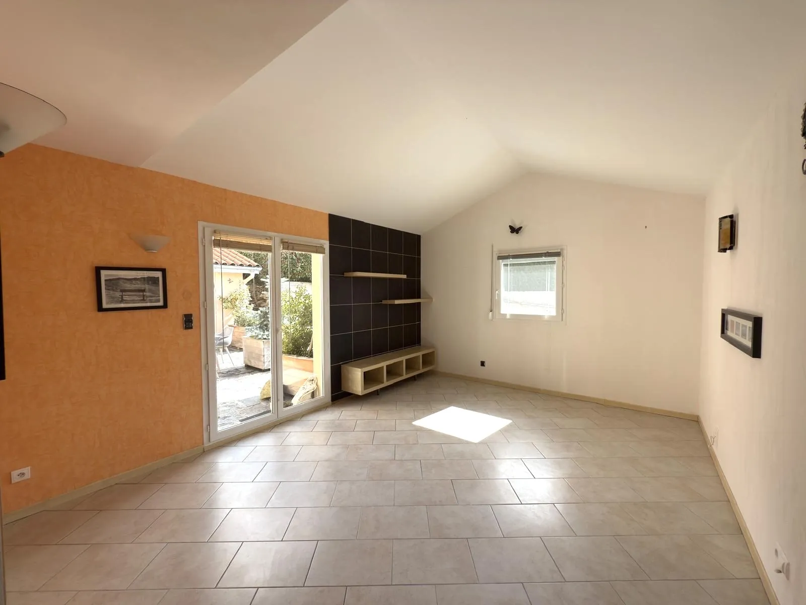 Villa 4 pièces avec piscine, dépendances et garage à Fontanes 