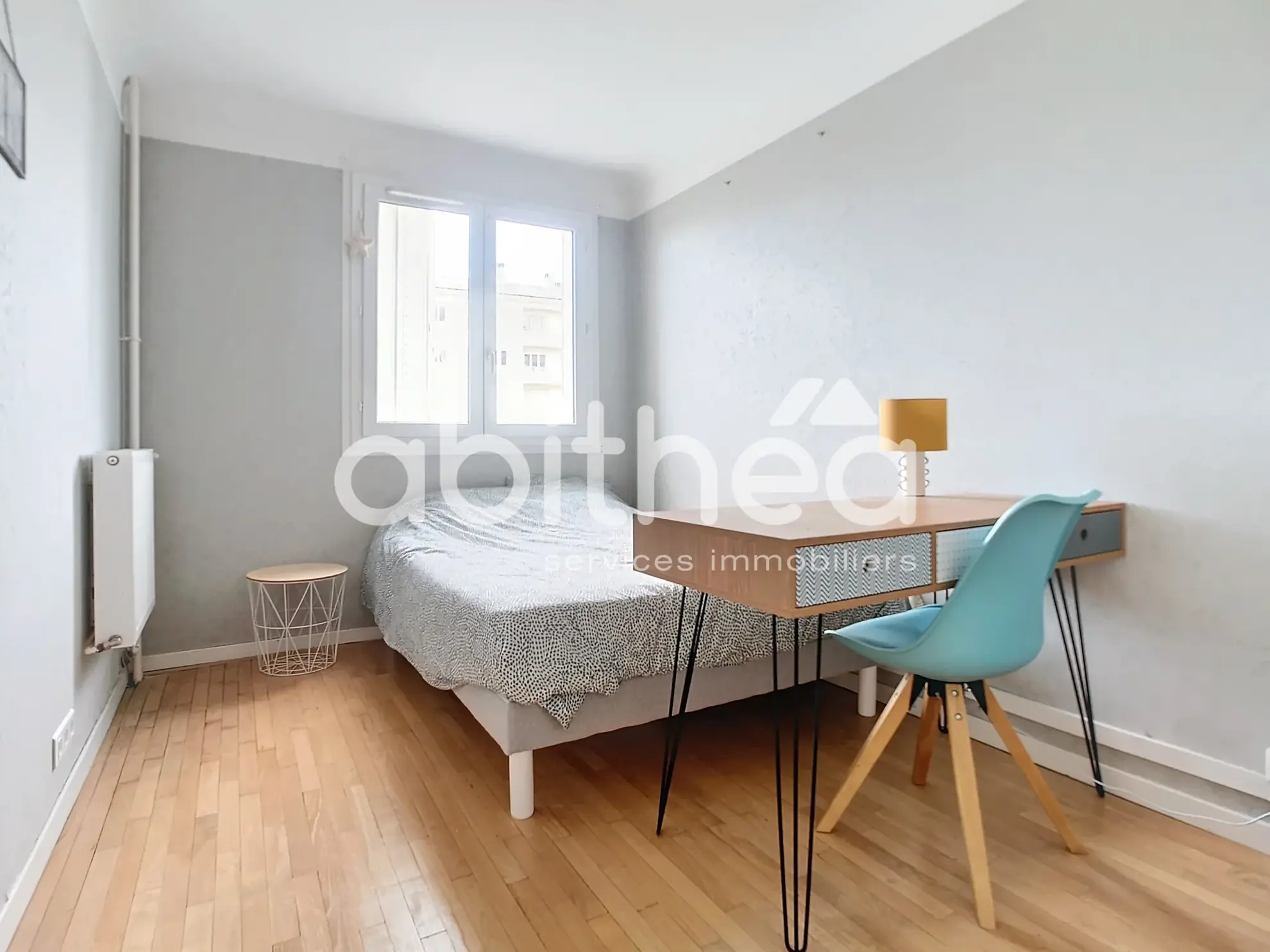 Appartement lumineux de 82 m² à Troyes avec 3 chambres, balcon et stationnement 