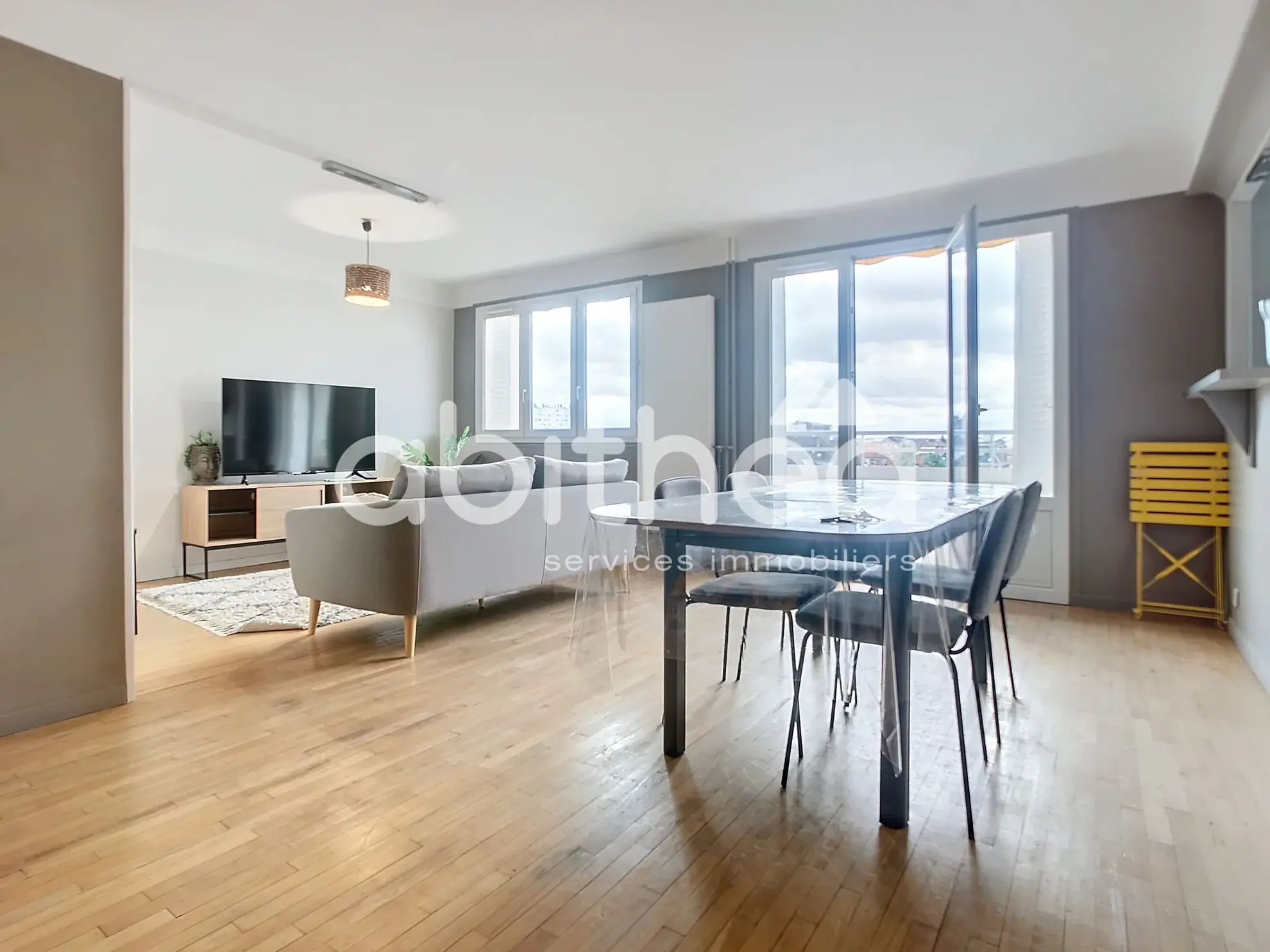 Appartement lumineux de 82 m² avec balcon et parking à Troyes