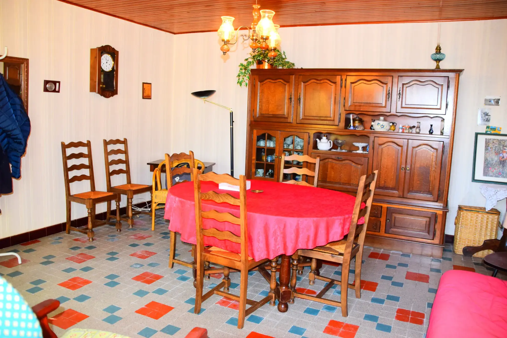 Maison de village à Issanlas avec appartements, garage et terrains - Opportunité à saisir 