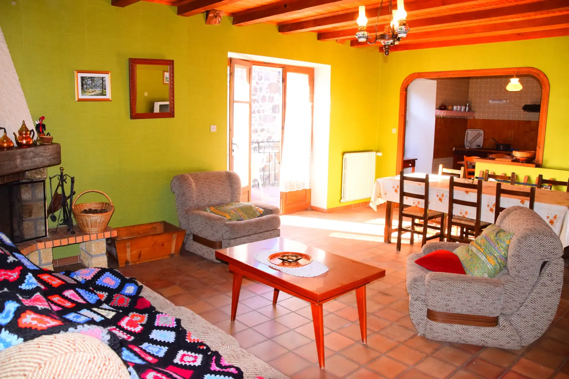 Maison de village à Issanlas avec appartements, garage et terrains - Opportunité à saisir 