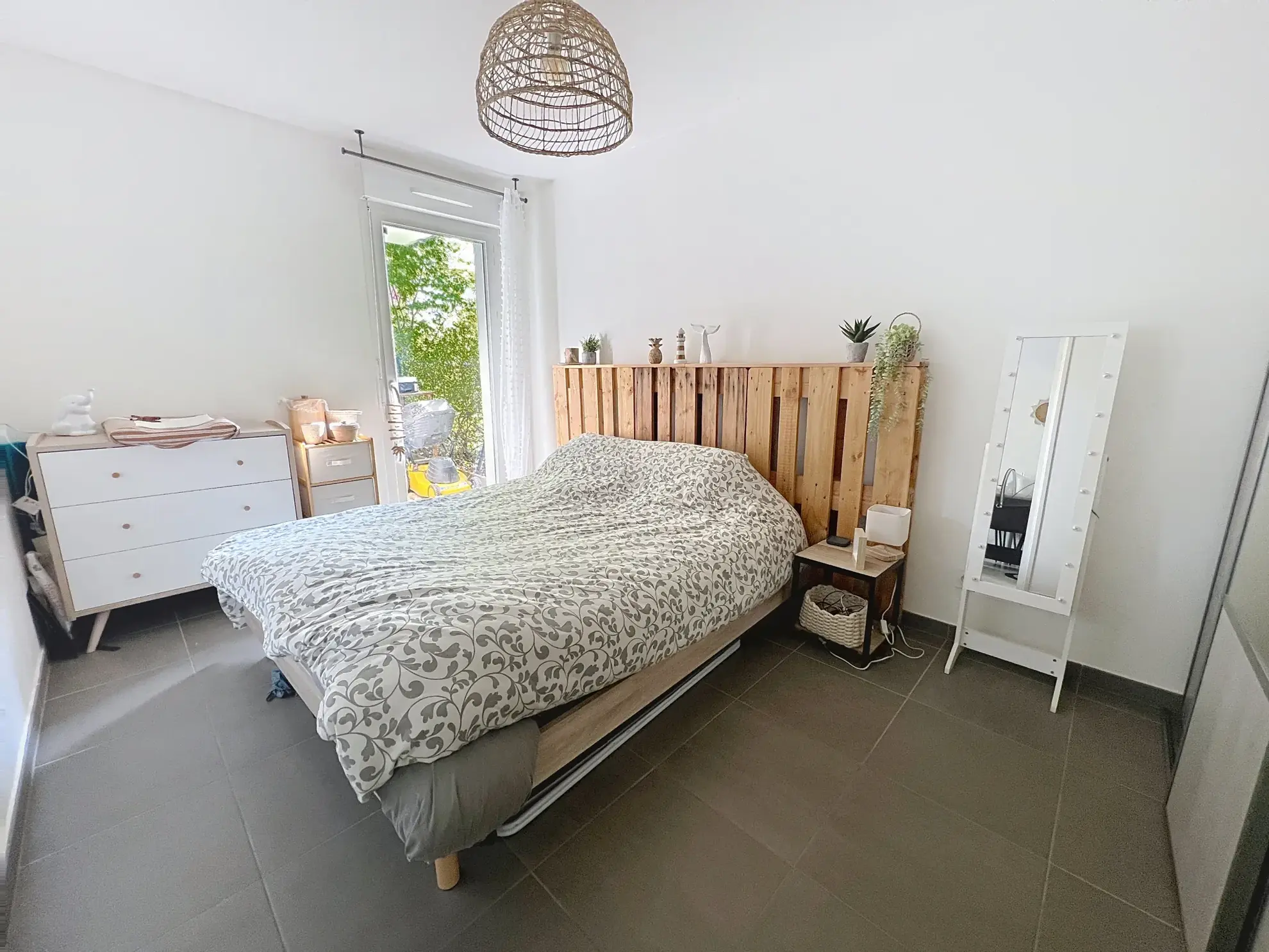 Appartement T2 avec jardin privé à Vernaison - Résidence sécurisée de 2014 