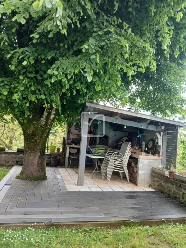 A saisir ensemble de 2 maisons rénovées avec vue à Chenailler Mascheix 