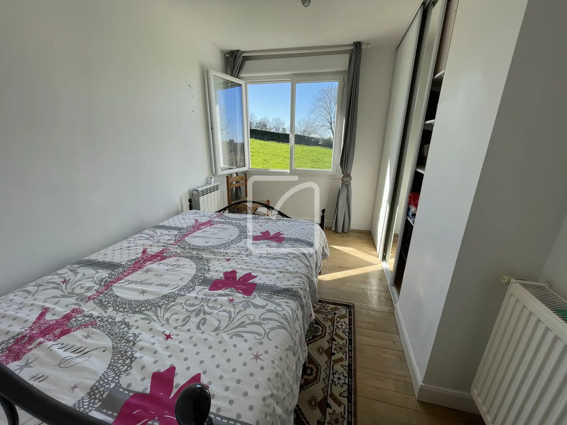 A saisir ensemble de 2 maisons rénovées avec vue à Chenailler Mascheix 