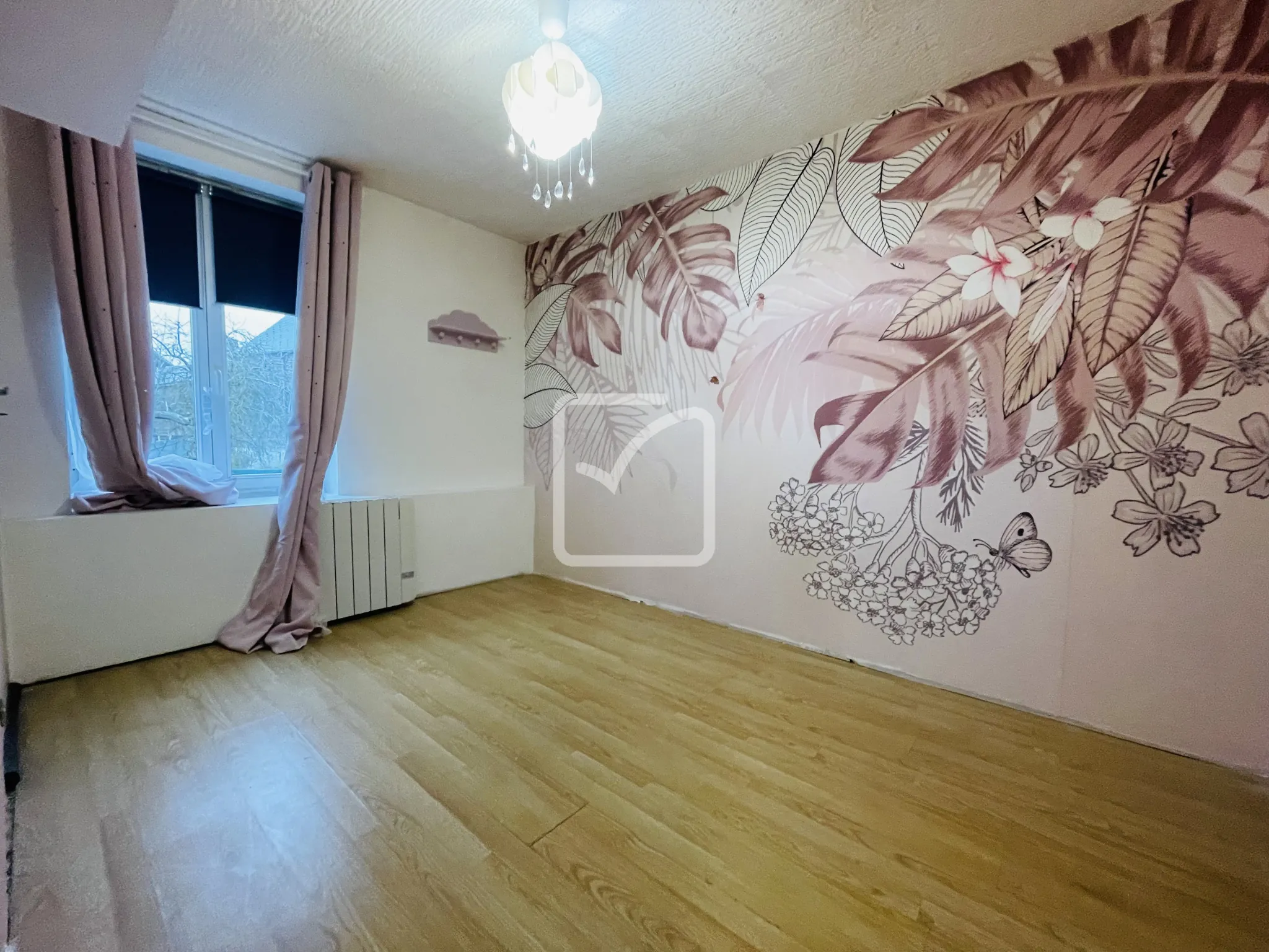 Maison mitoyenne rénovée de 62 m² à Hautmont en centre-ville 