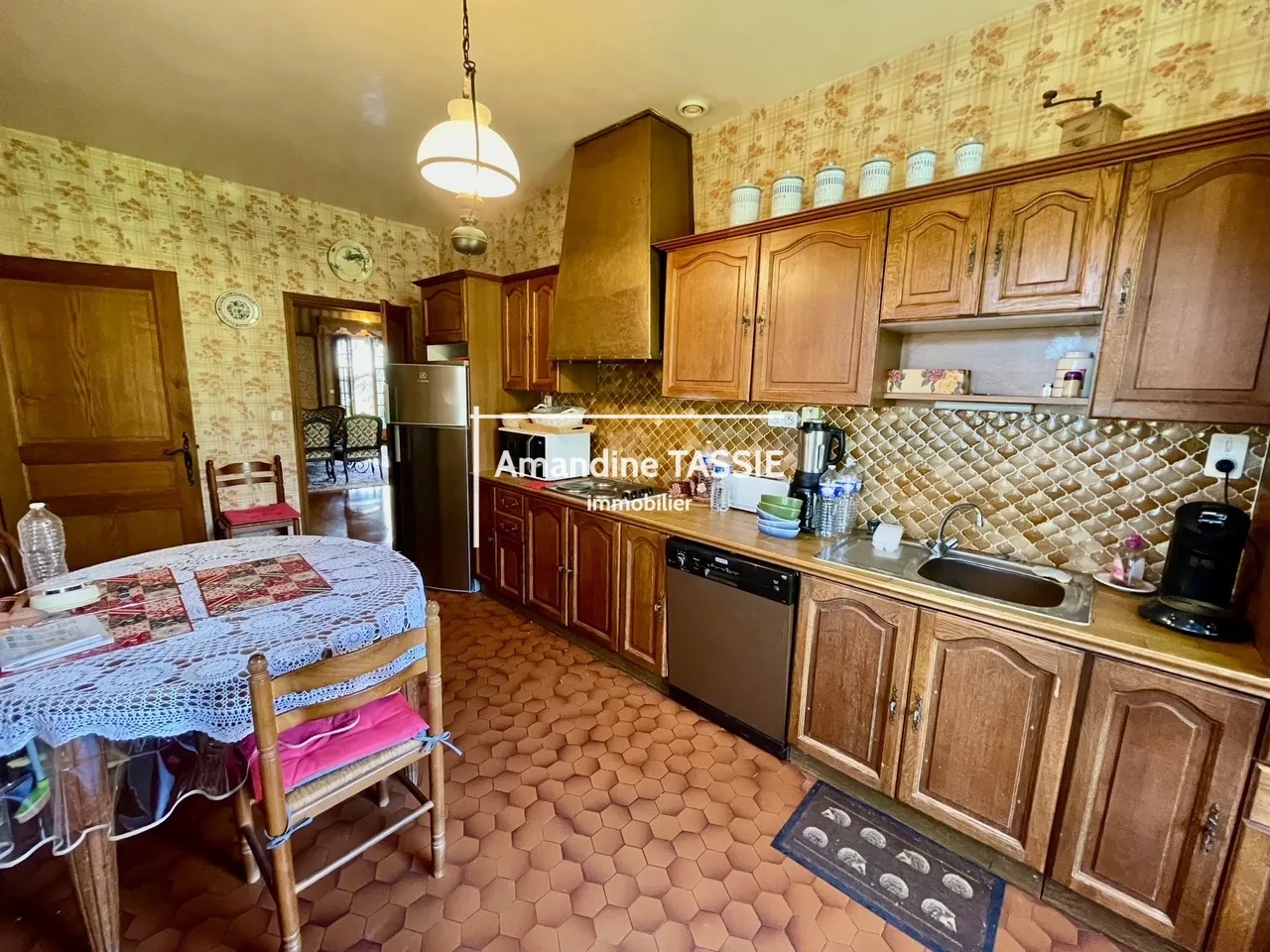 Grande maison familiale à La Cavalerie avec terrain arboré de 1545 m² 