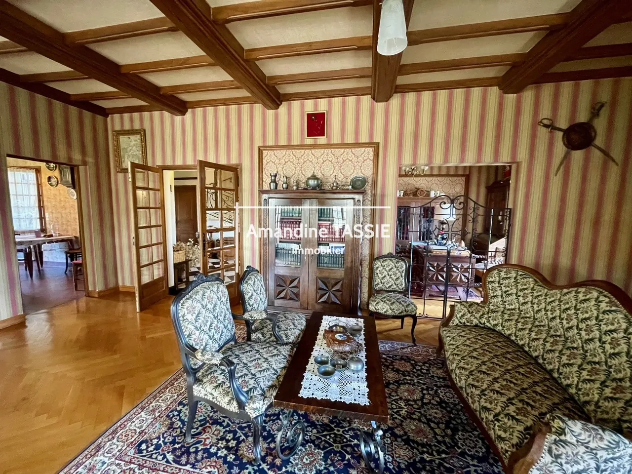 Grande maison familiale à La Cavalerie avec terrain arboré de 1545 m² 