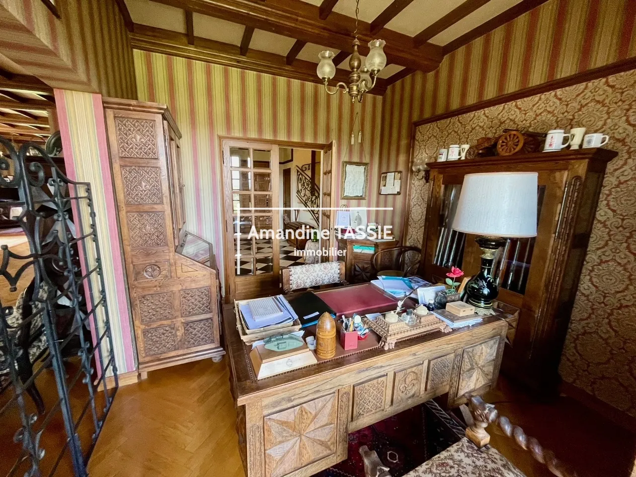 Grande maison familiale à La Cavalerie avec terrain arboré de 1545 m² 