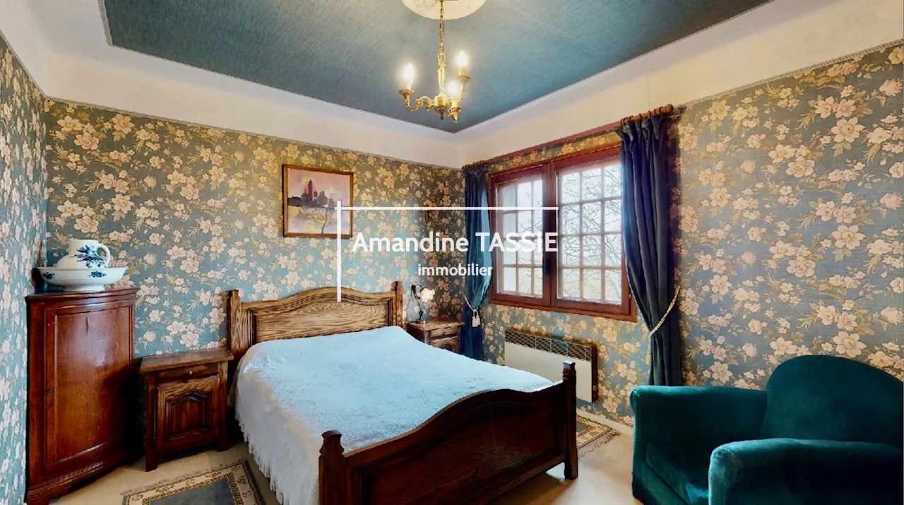 Grande maison familiale à La Cavalerie avec terrain arboré de 1545 m² 