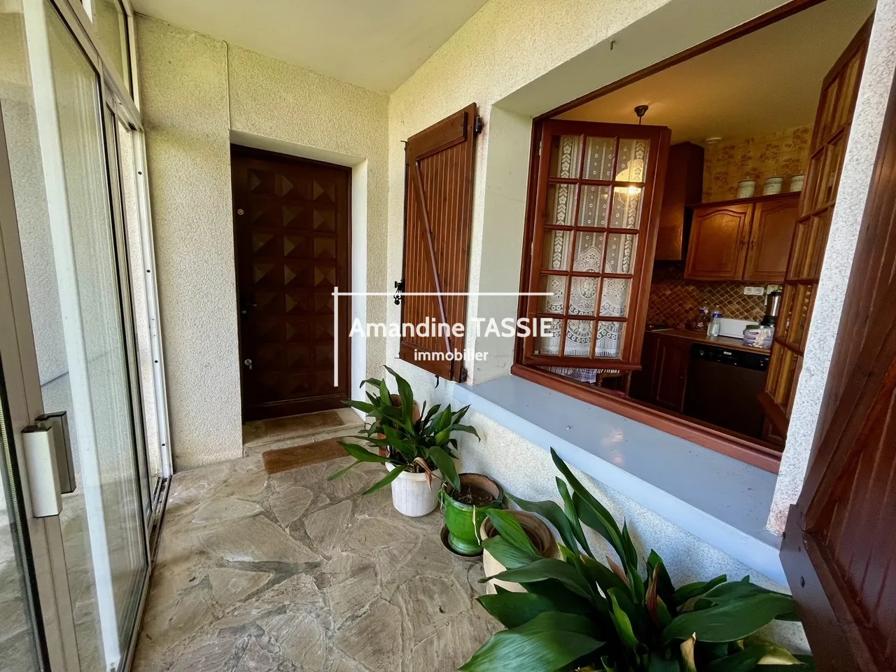 Grande maison familiale à La Cavalerie avec terrain arboré de 1545 m² 