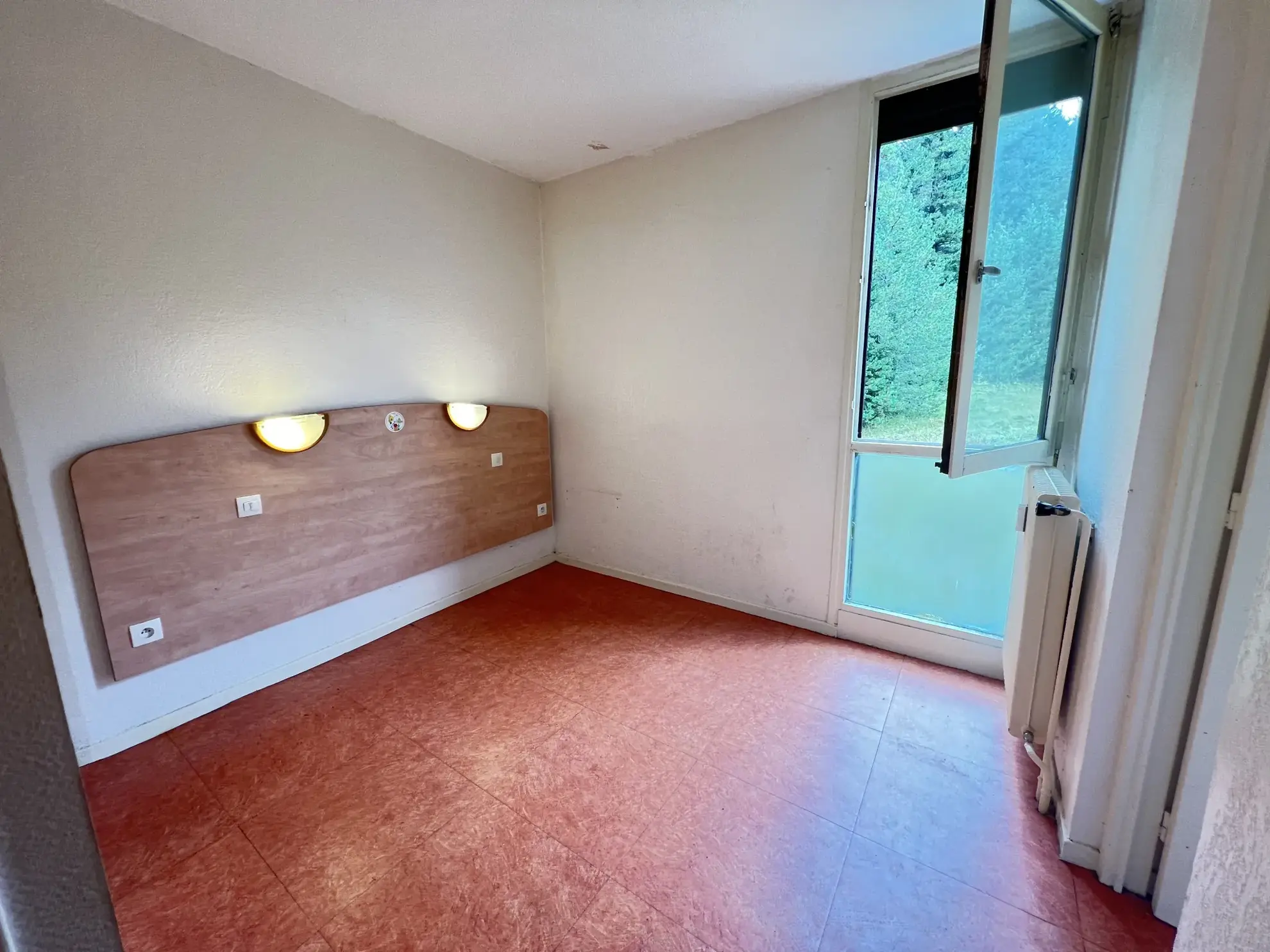 Appartement T2 en Pyrénées-Orientales avec vue montagne et parking 