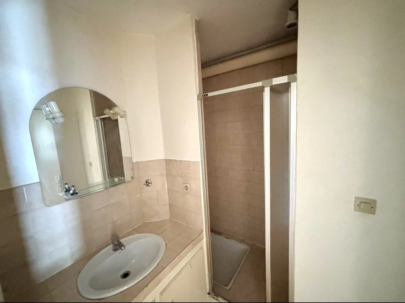 Appartement T2 en Pyrénées-Orientales avec vue montagne et parking 