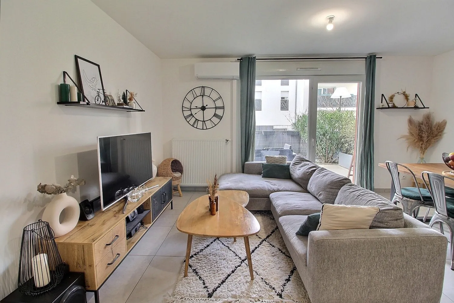 Appartement 3 pièces en rez-de-jardin à Saint-Laurent-de-Mure, proche commodités 