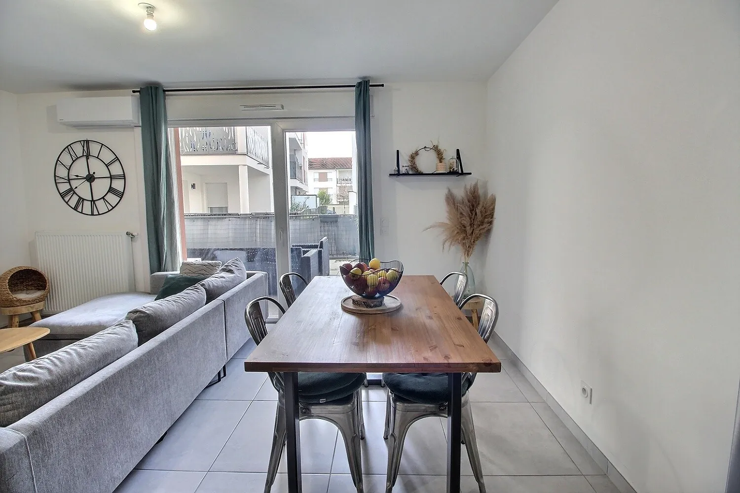Appartement 3 pièces en rez-de-jardin à Saint-Laurent-de-Mure, proche commodités 