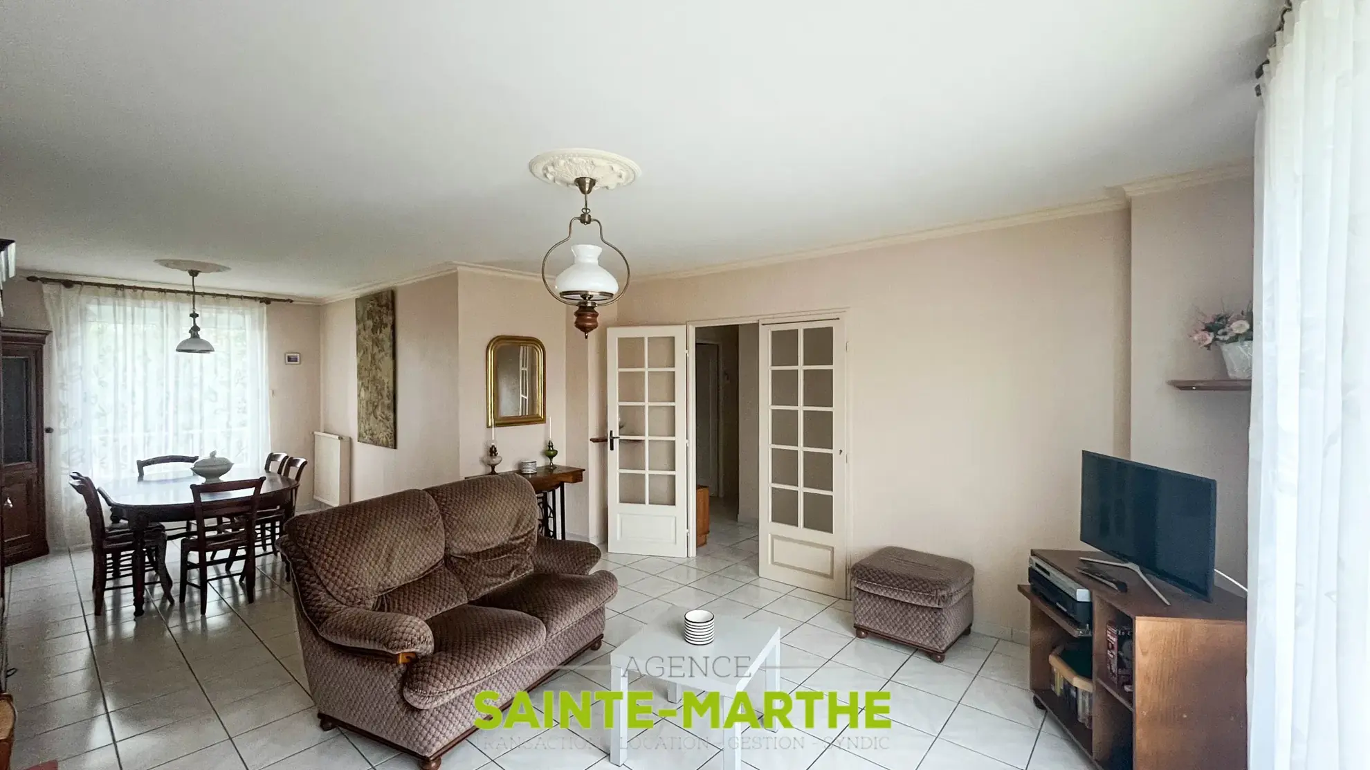 À vendre pavillon à Aiffres avec 4 chambres, garage et jardin clos 