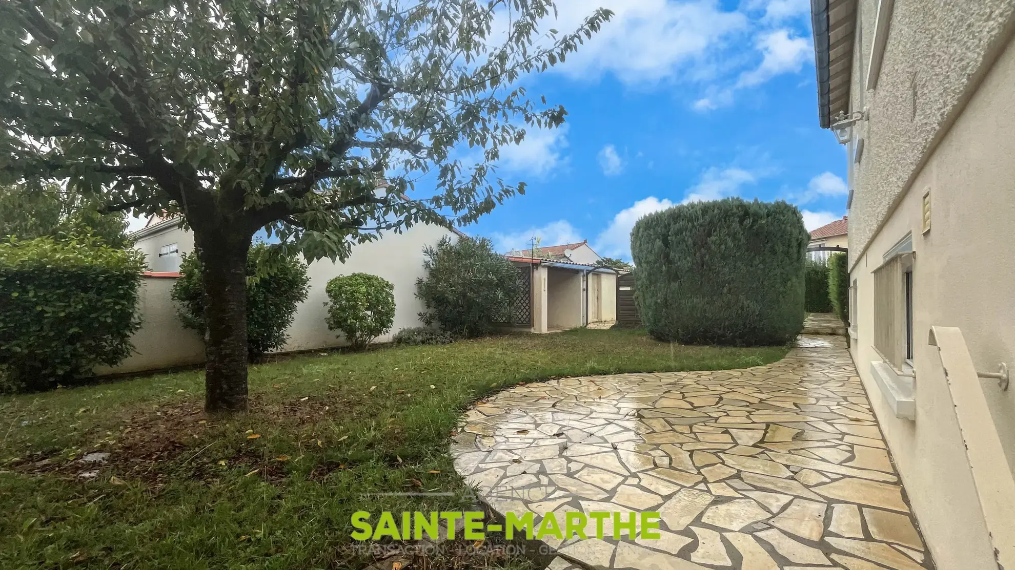 À vendre pavillon à Aiffres avec 4 chambres, garage et jardin clos 