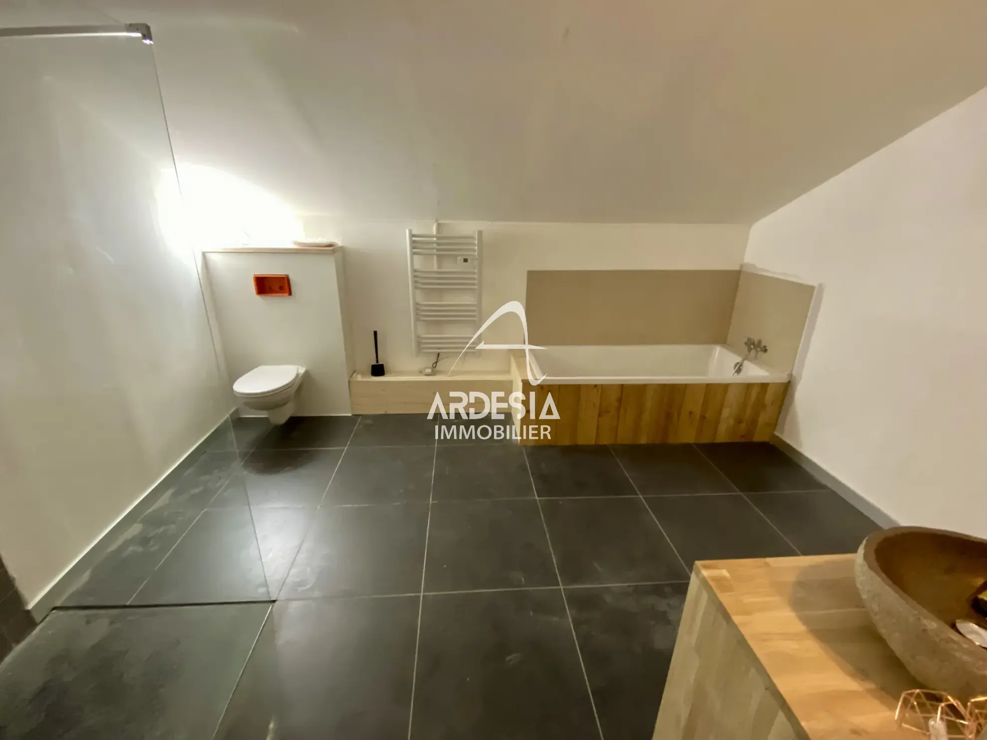 Loft à finir d'aménager à Saint Michel de Maurienne - Opportunité de rénovation rare 