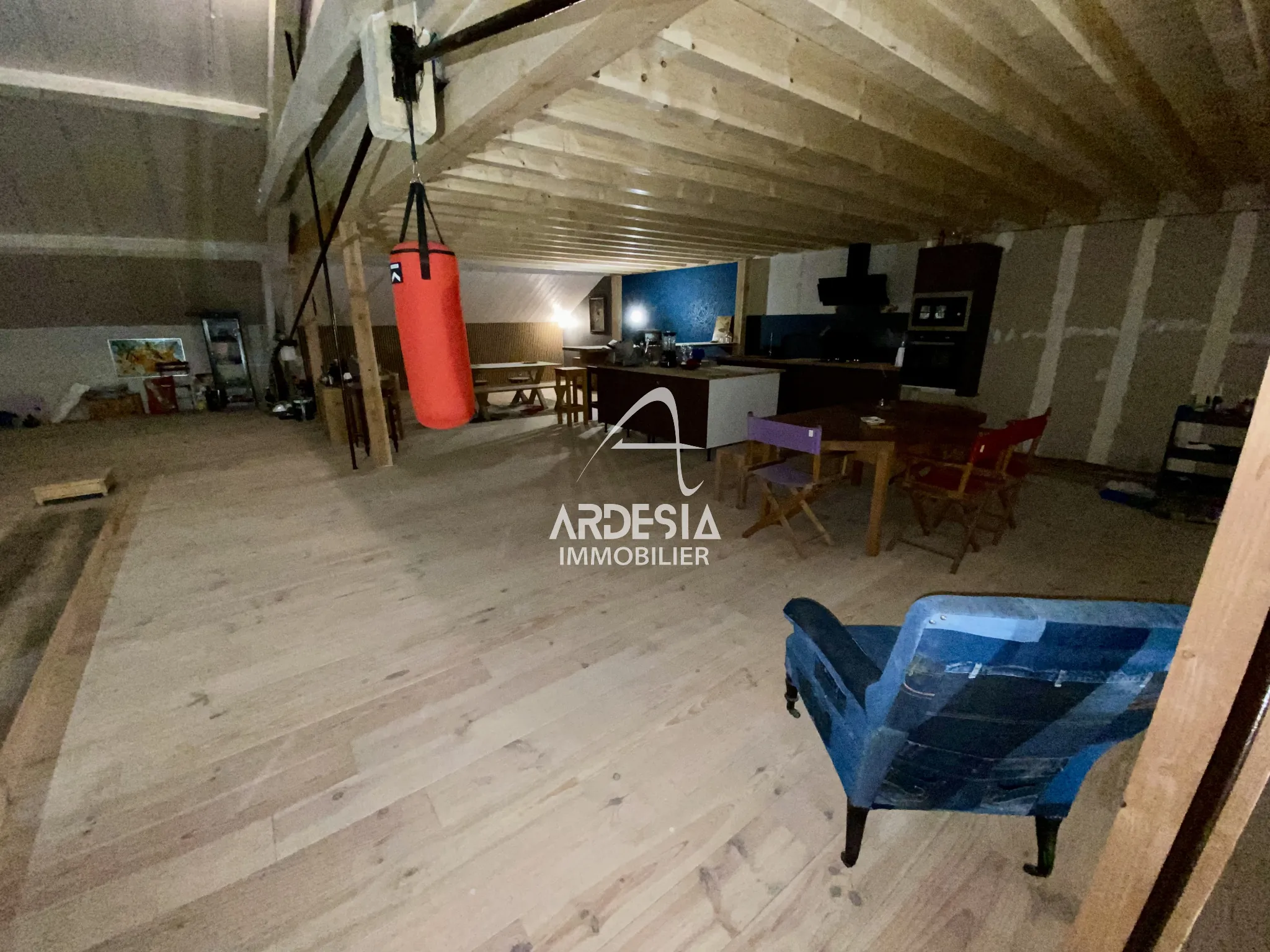 Loft à finir d'aménager à Saint Michel de Maurienne - Opportunité de rénovation rare