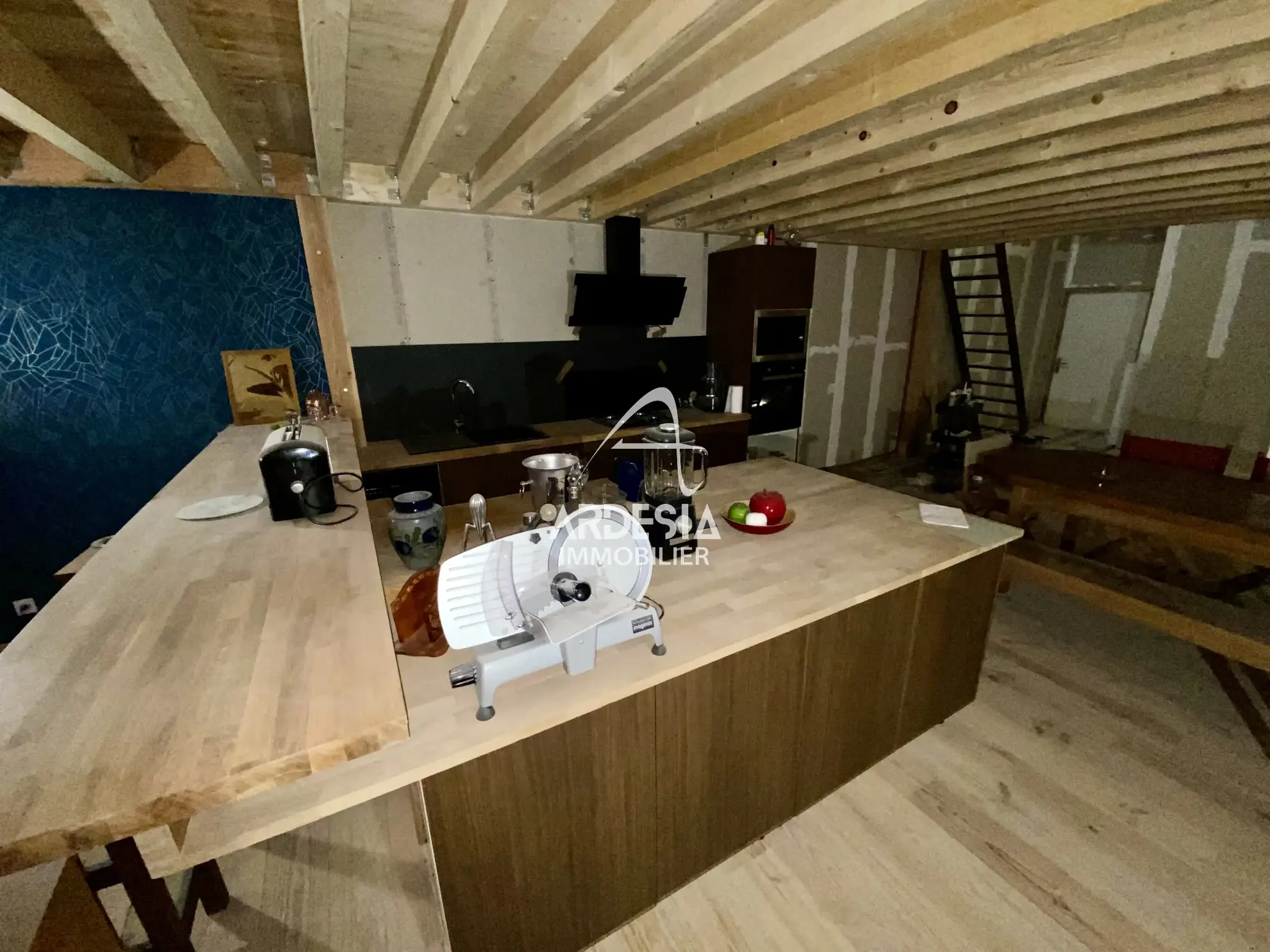 Loft à finir d'aménager à Saint Michel de Maurienne - Opportunité de rénovation rare 