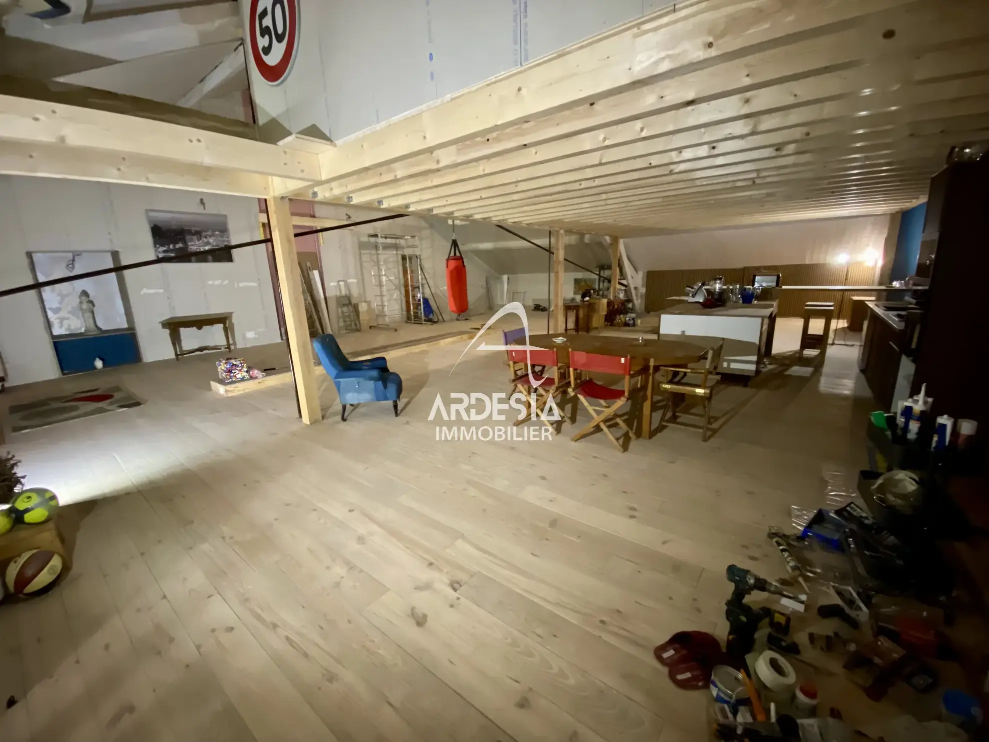 Loft à finir d'aménager à Saint Michel de Maurienne - Opportunité de rénovation rare 
